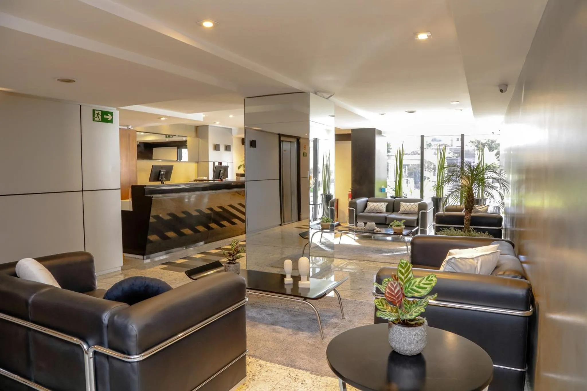 Lobby or reception in Slaviero Curitiba Batel