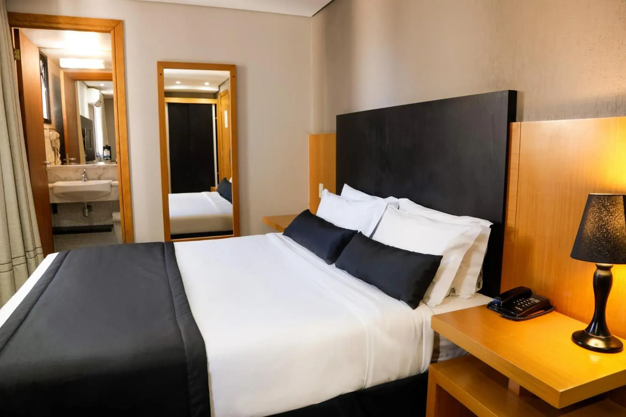 Deluxe Studio - single occupancy in Slaviero Curitiba Batel Deluxe Studio - single occupancy in Slaviero Curitiba Batel