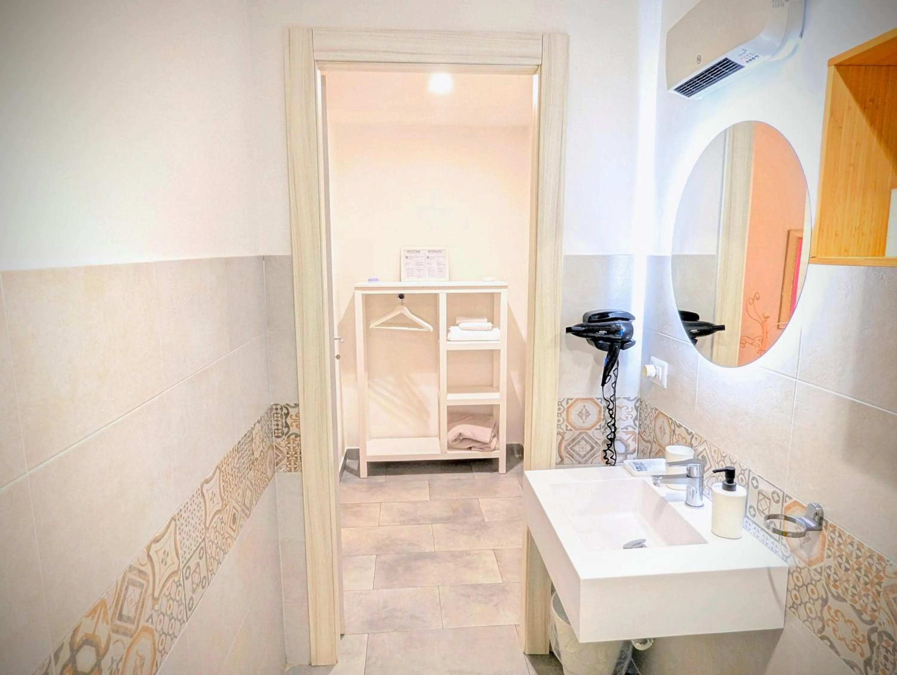 Shower in La Locanda Dell'Arte-Museo