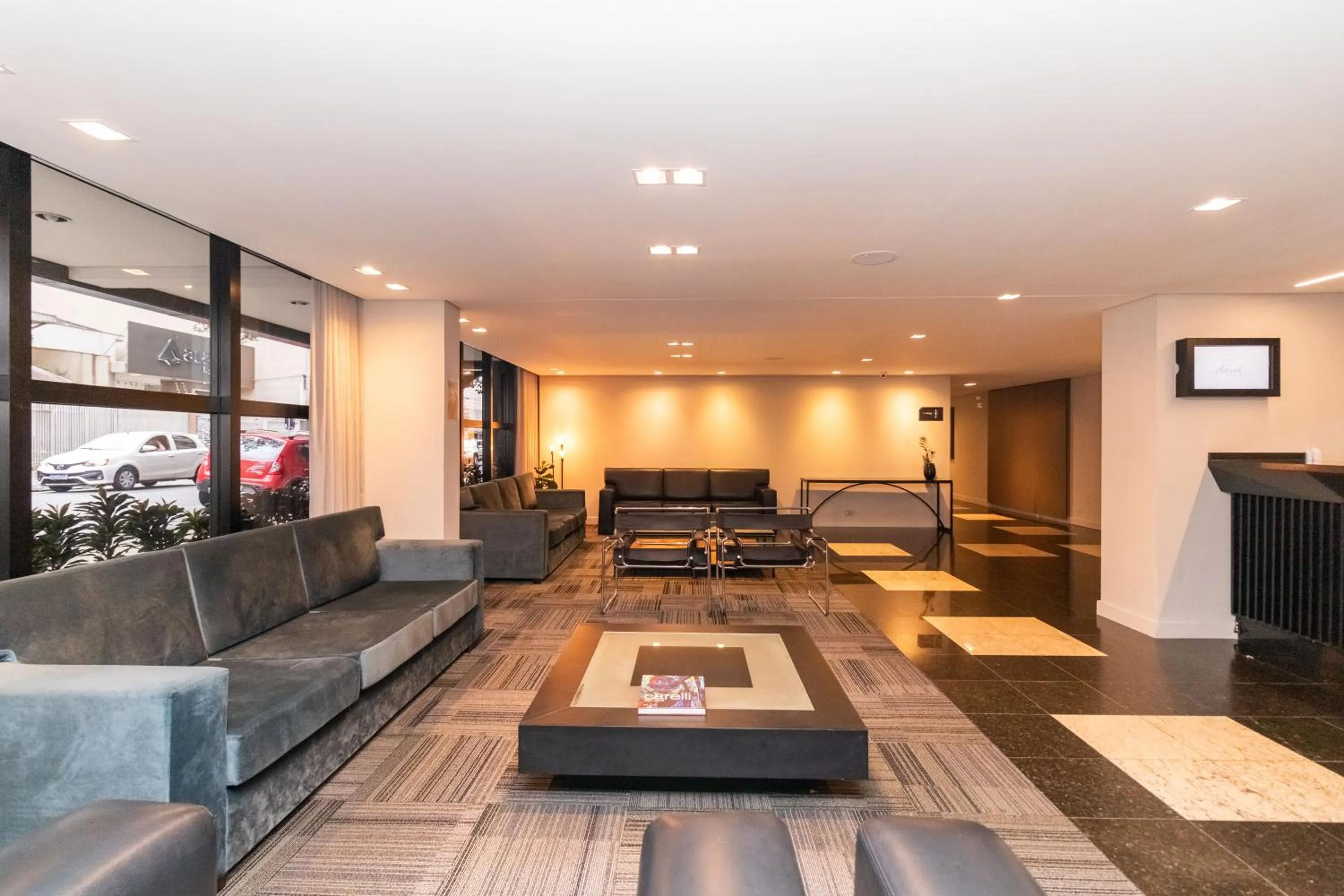 Lobby or reception in Slaviero Curitiba Shopping