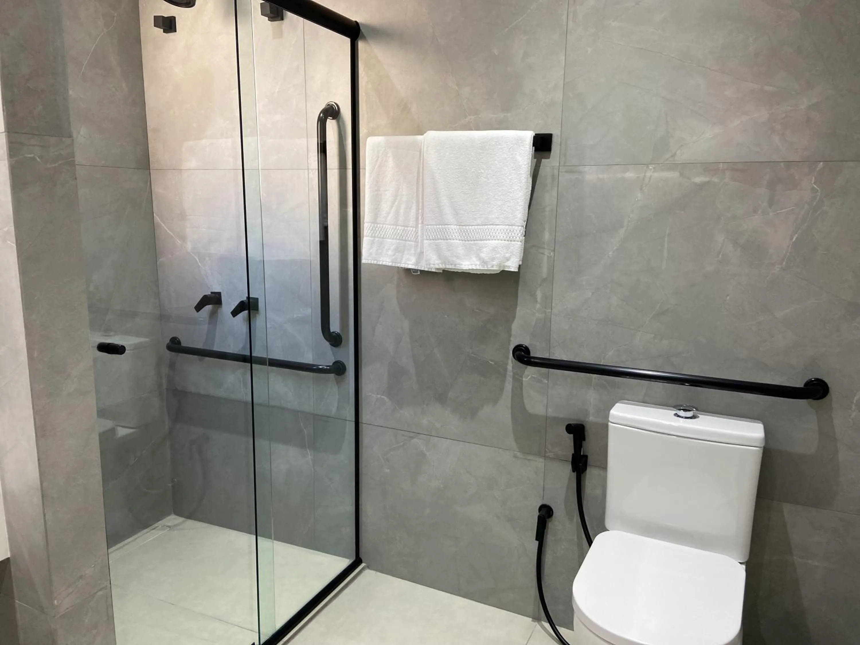 Shower in Slaviero Curitiba Shopping