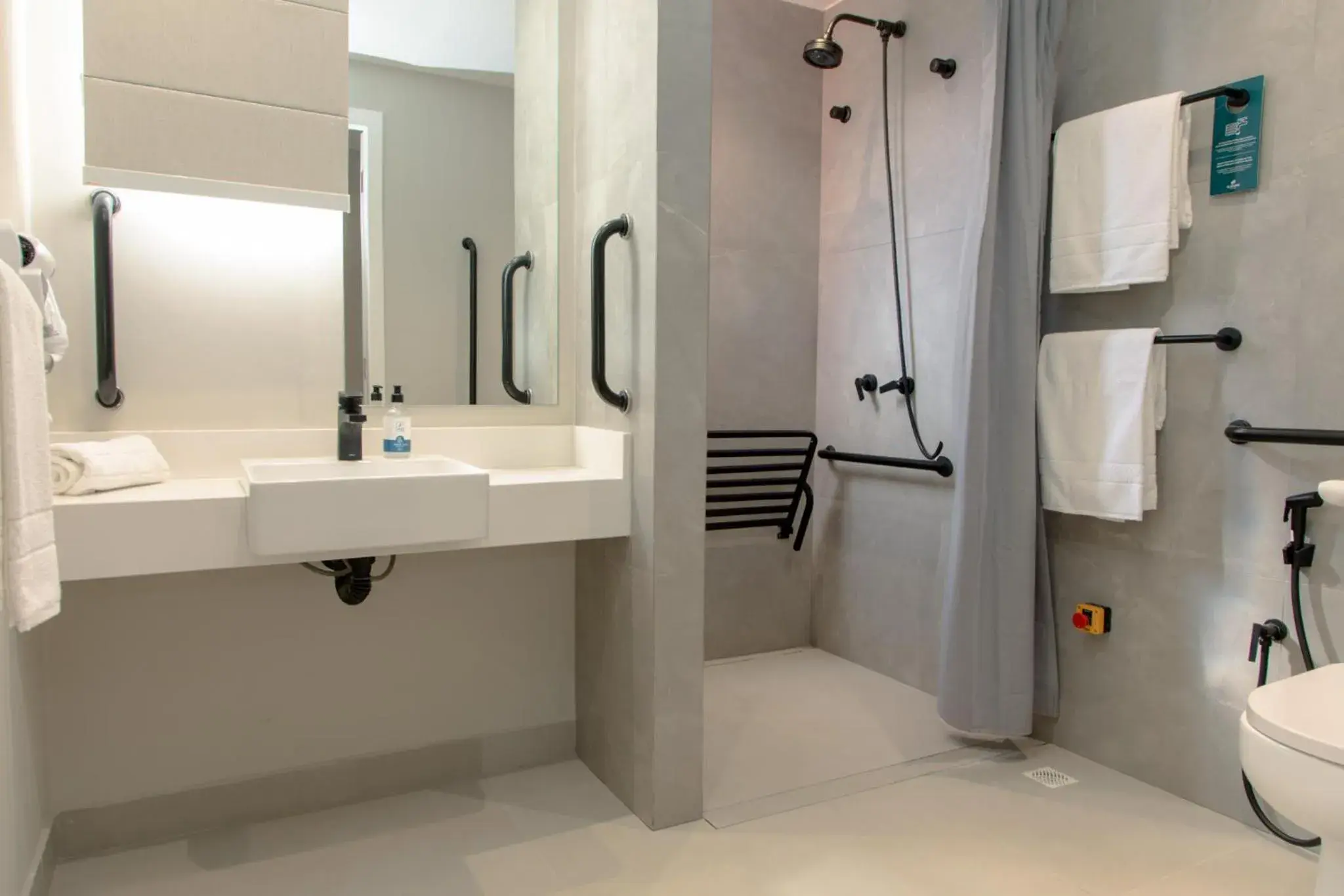 Double Room - Disability Access in Slaviero Curitiba Shopping Double Room - Disability Access in Slaviero Curitiba Shopping