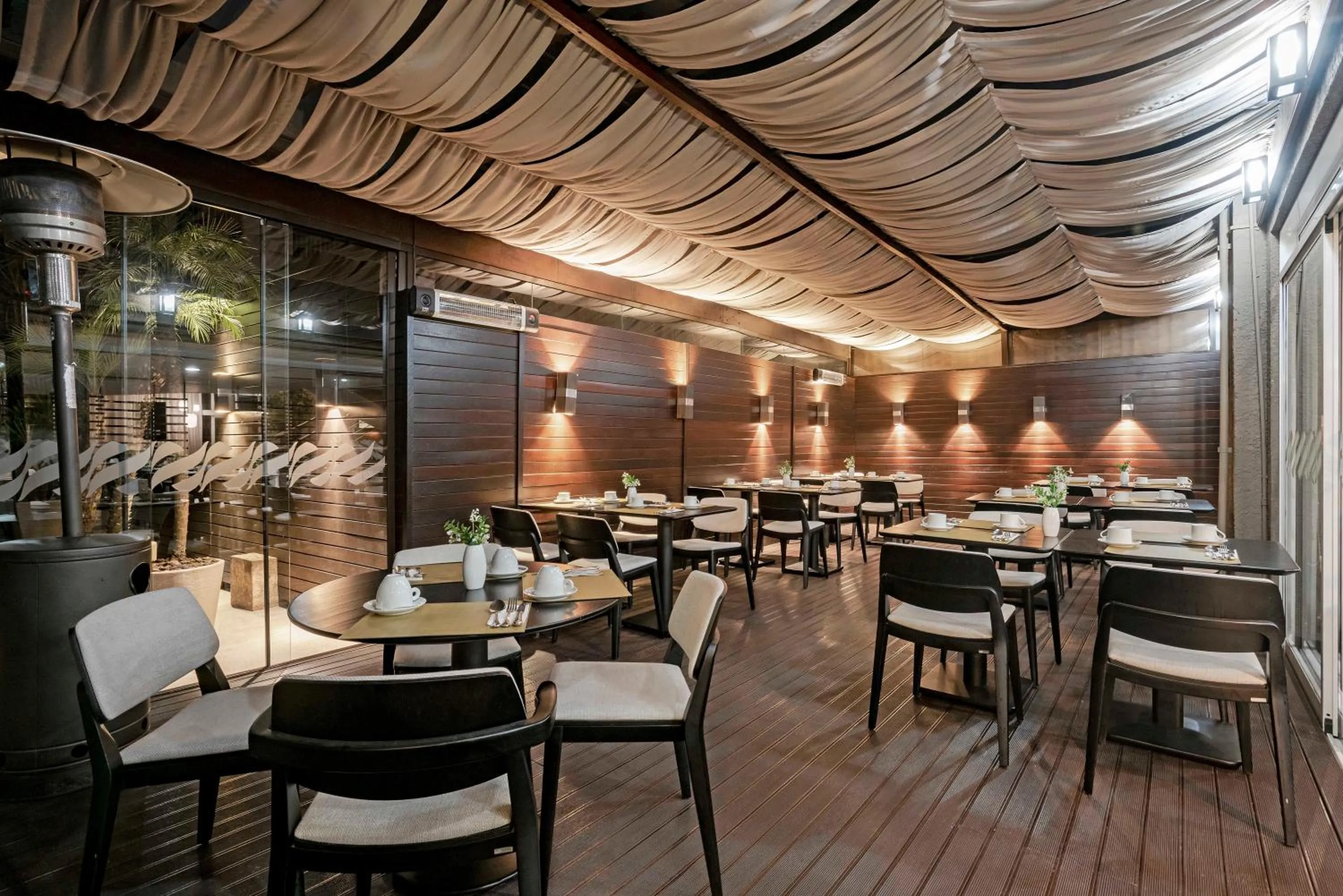 Restaurant/places to eat in Full Jazz by Slaviero Hotéis