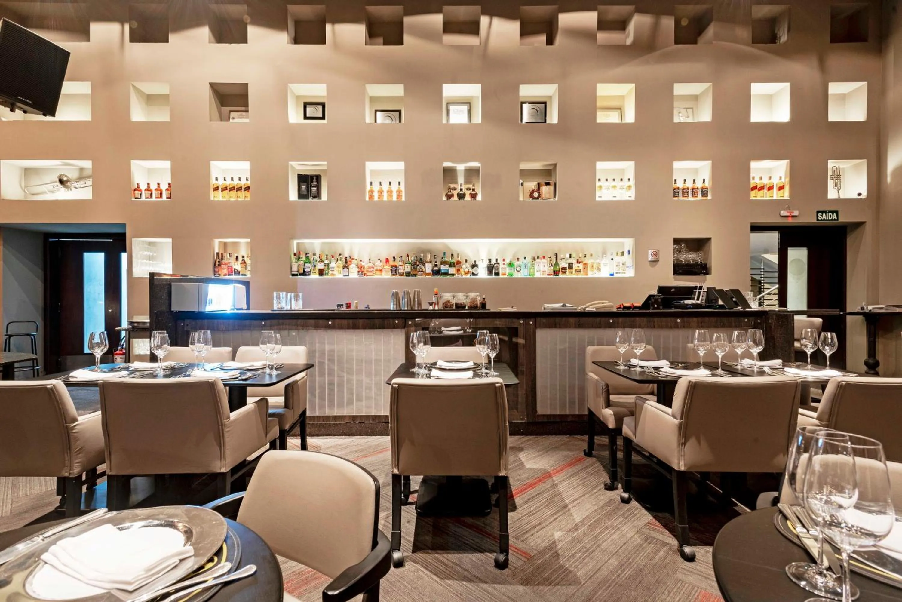 Restaurant/places to eat in Full Jazz by Slaviero Hotéis