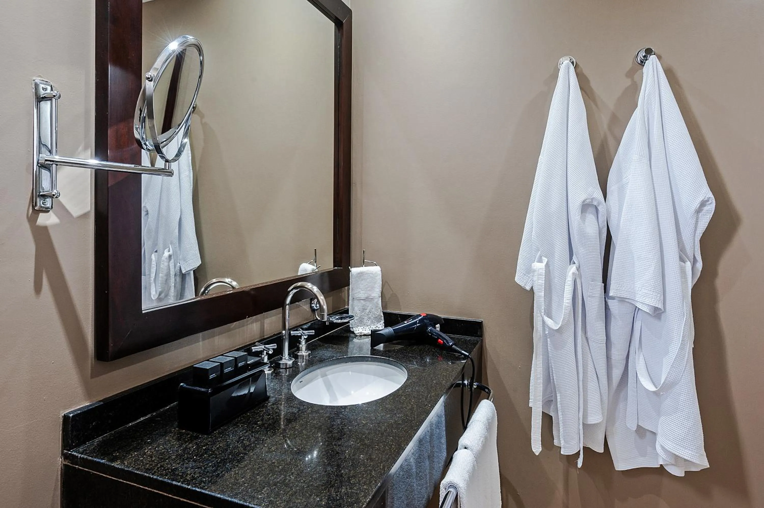 Bathroom in Full Jazz by Slaviero Hotéis