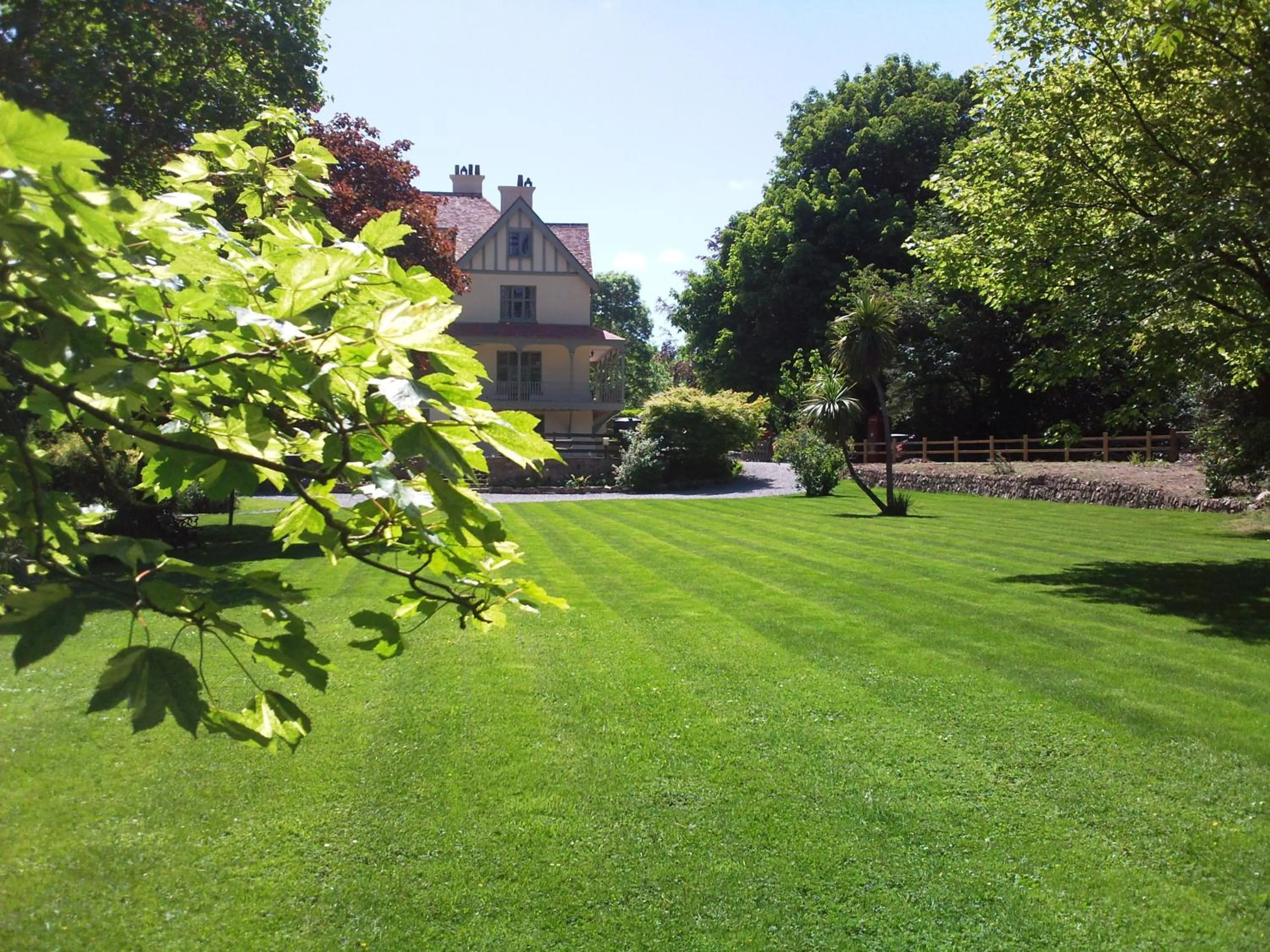 Facade/entrance in The Hunters Inn