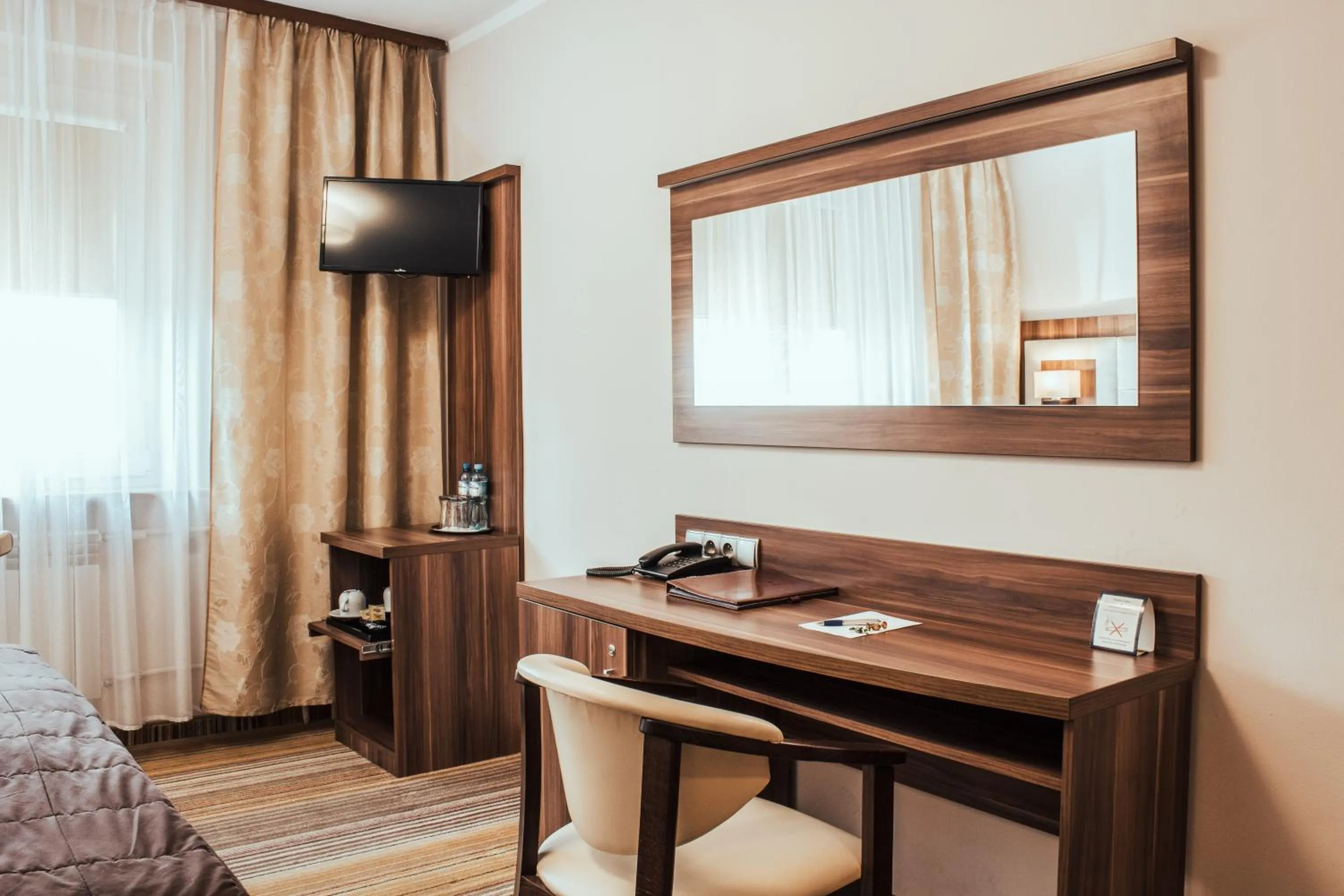 Coffee/tea facilities, Bed in Cumulus Hotel