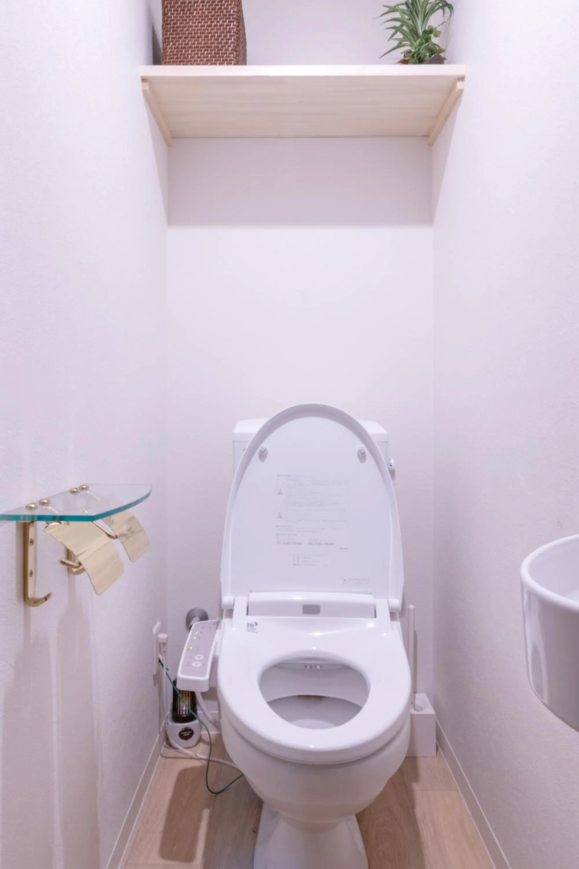 Toilet in bnb+ Ueno Okachimachi