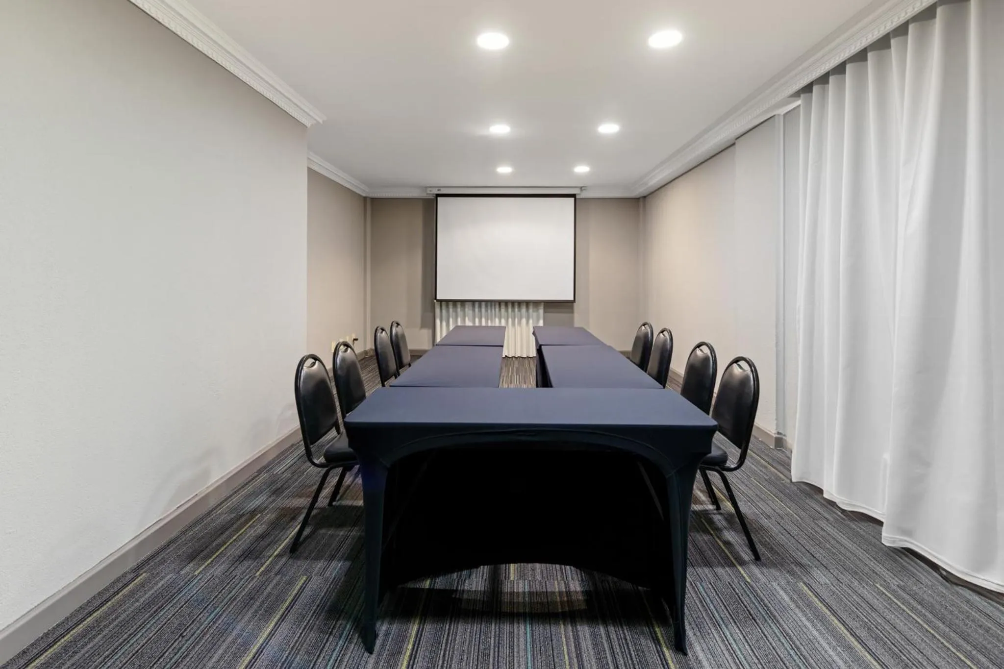 Banquet/Function facilities in Rockefeller by Slaviero Hotéis