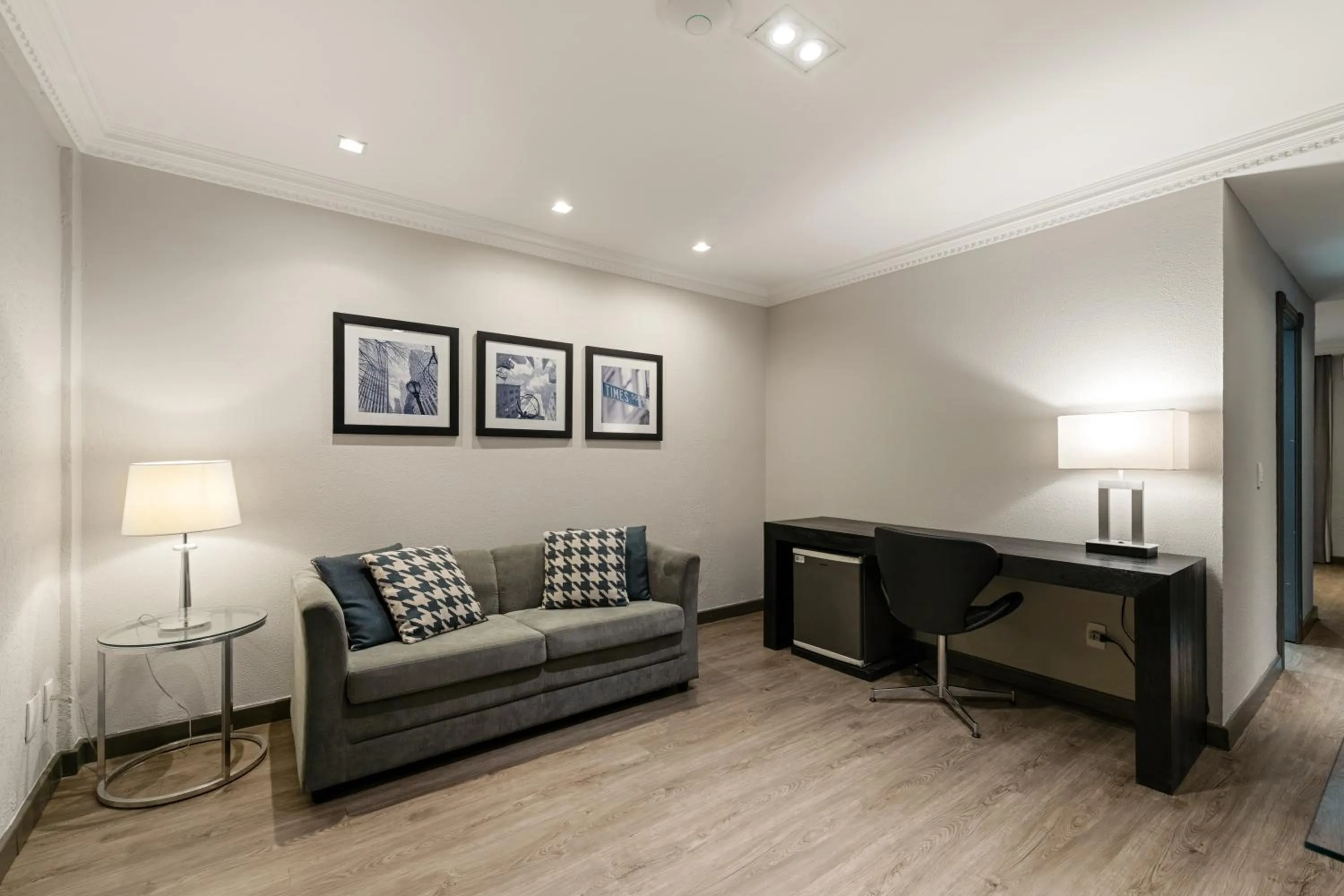 Living room in Rockefeller by Slaviero Hotéis