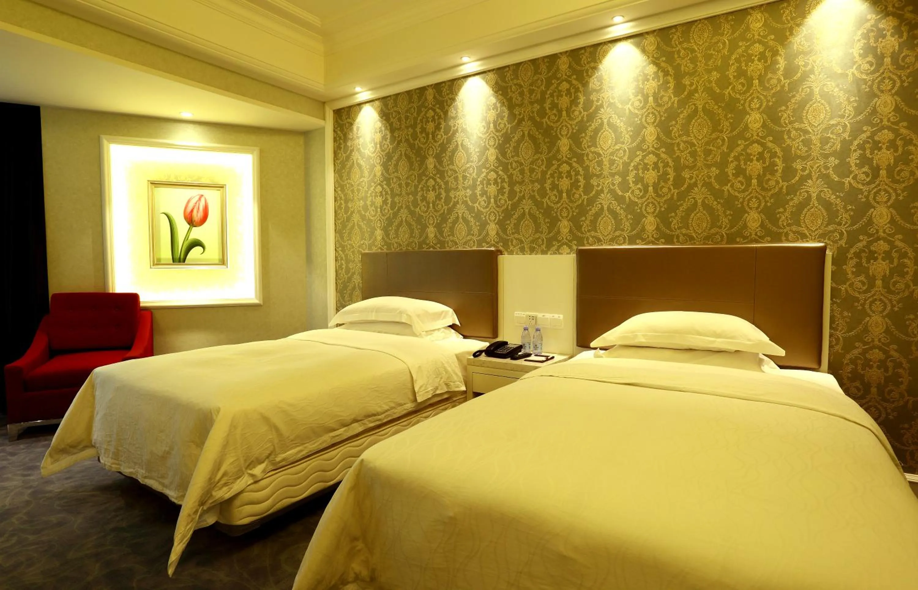 Bed in Pantower International Hotel