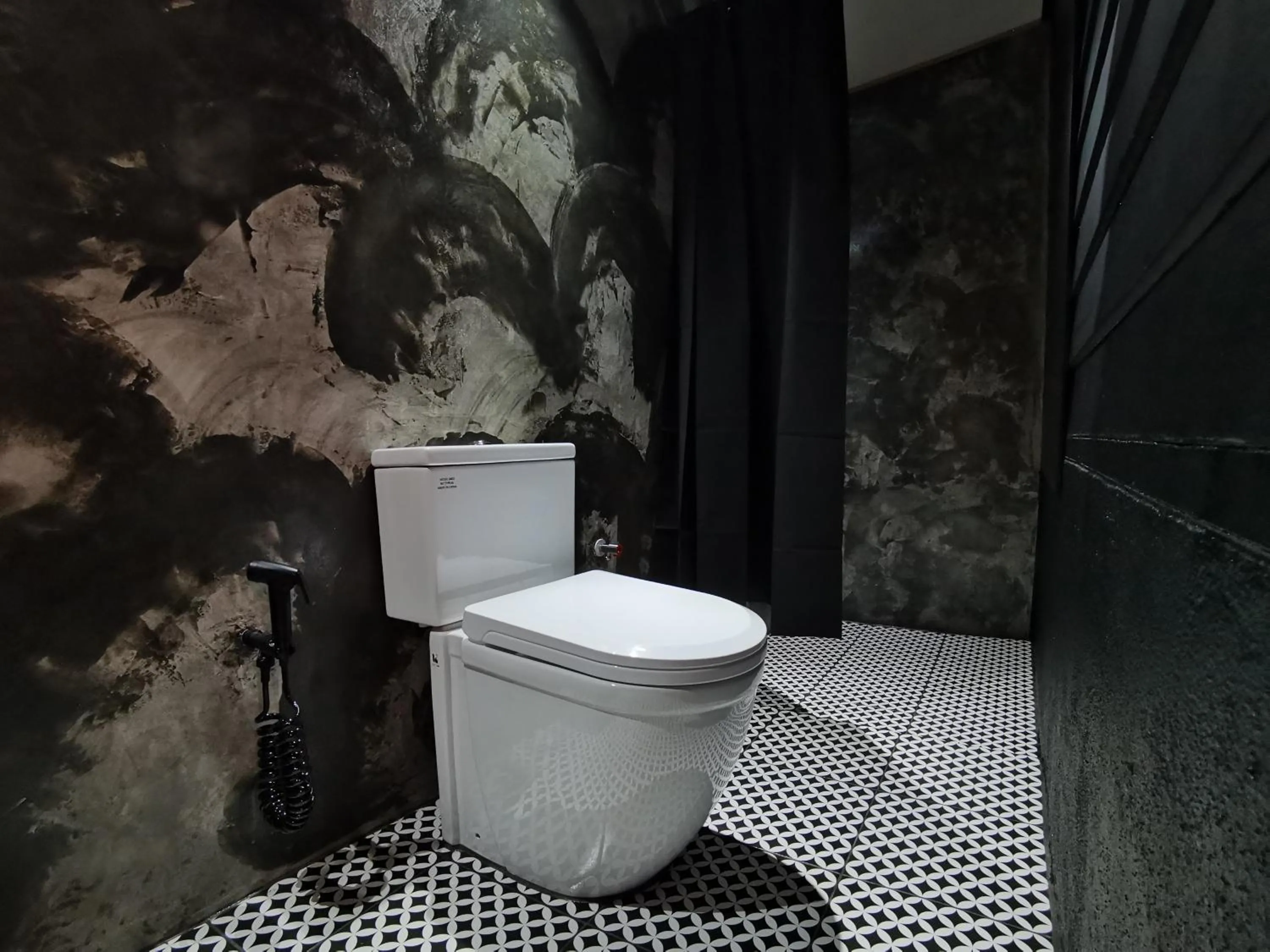 Toilet in Heahtitude - Children Not Allowed