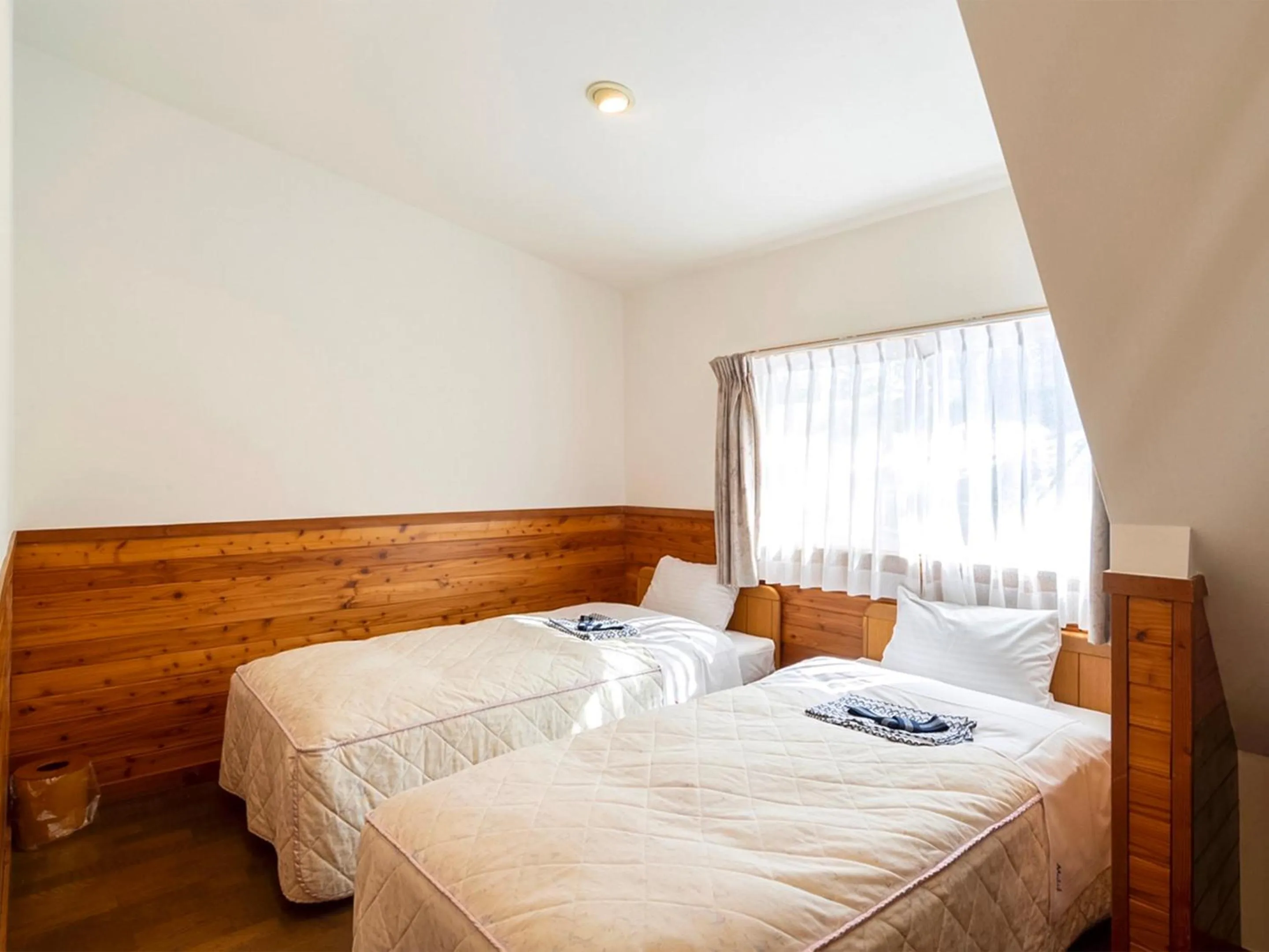 Bedroom, Bed in HOLIDAY VILLA Hotel & Resort KARUIZAWA