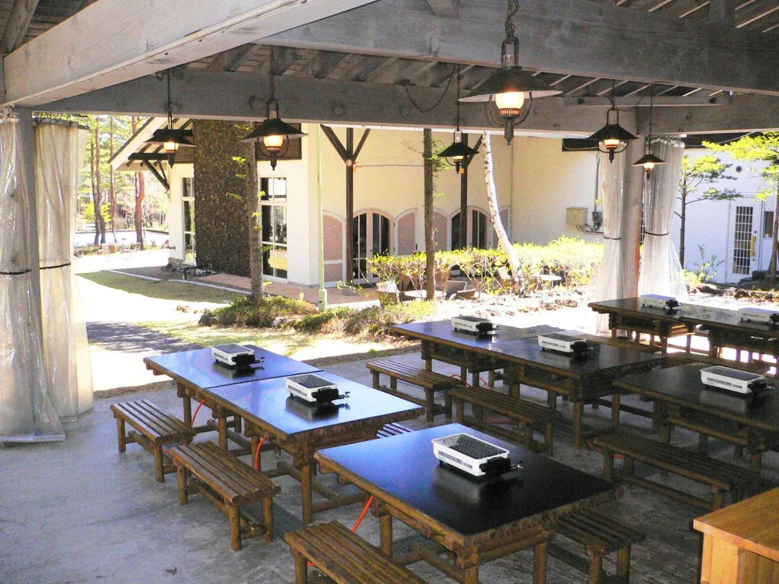 BBQ facilities in HOLIDAY VILLA Hotel & Resort KARUIZAWA