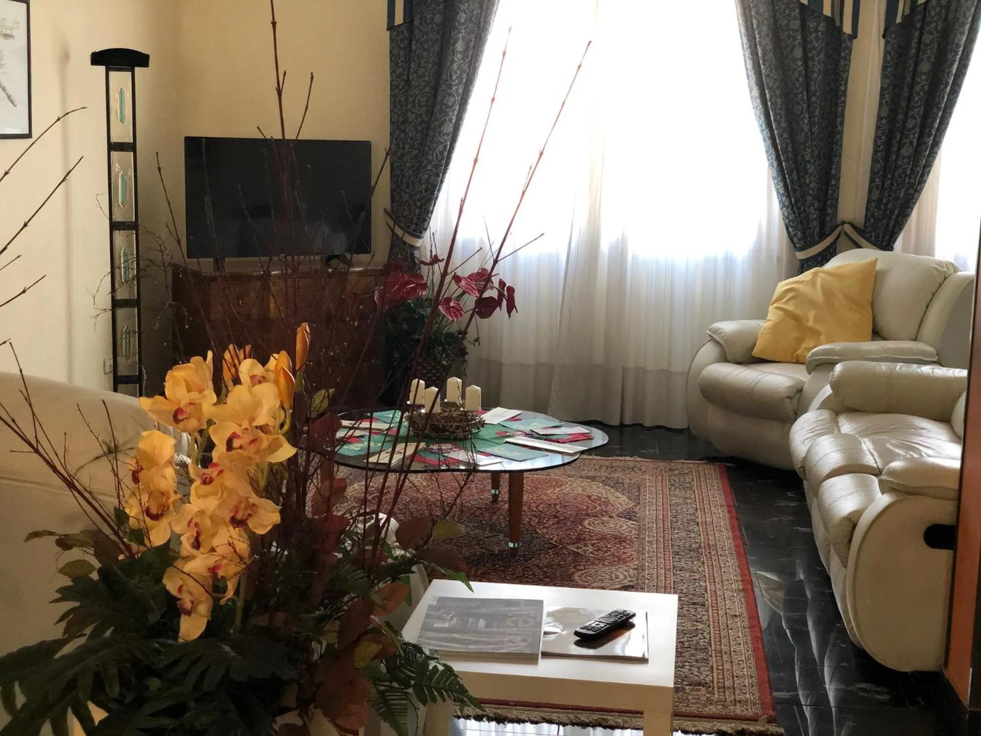 Communal lounge/ TV room in Hotel Internazionale Gorizia