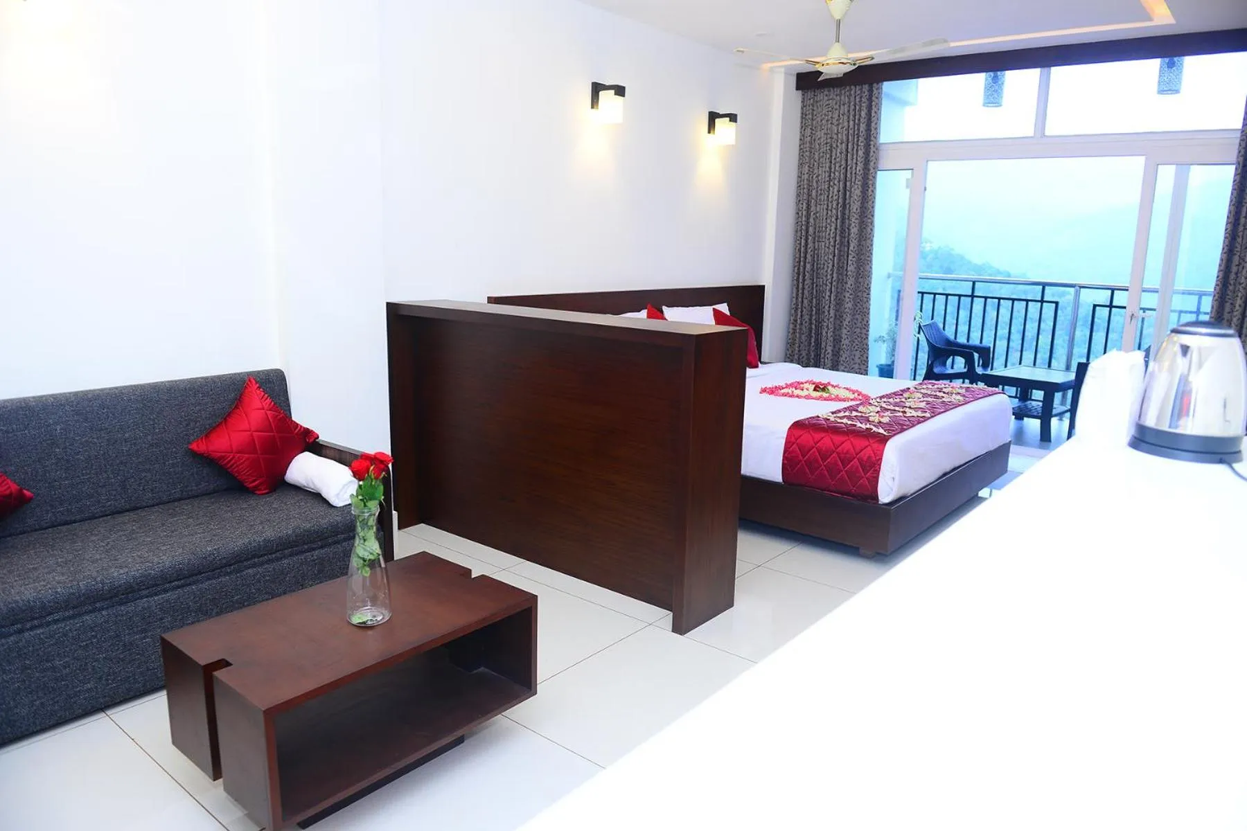 Photo of the whole room in Palmtree Leaf, Munnar