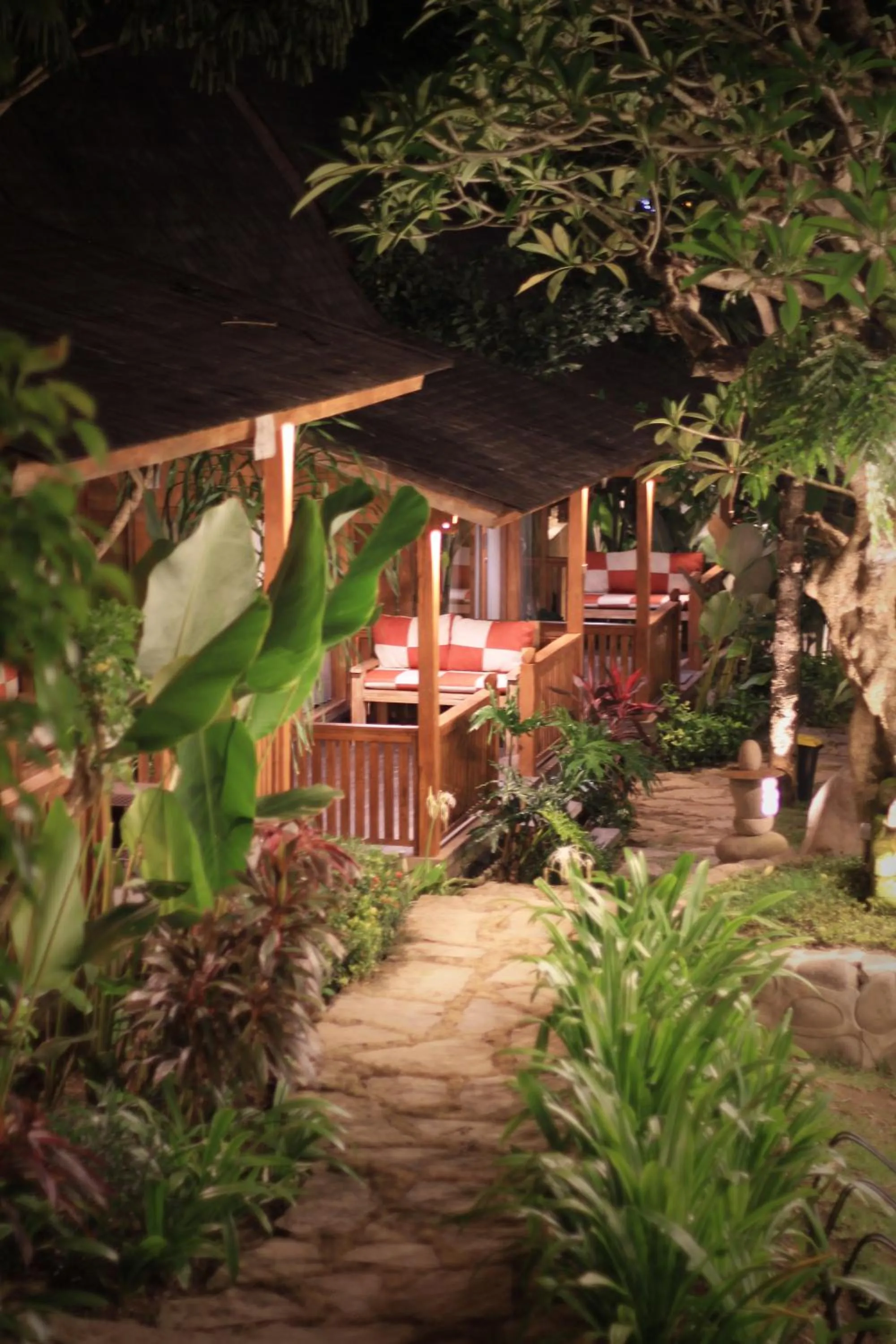 Facade/entrance in Taulan Villa by Social Hideout