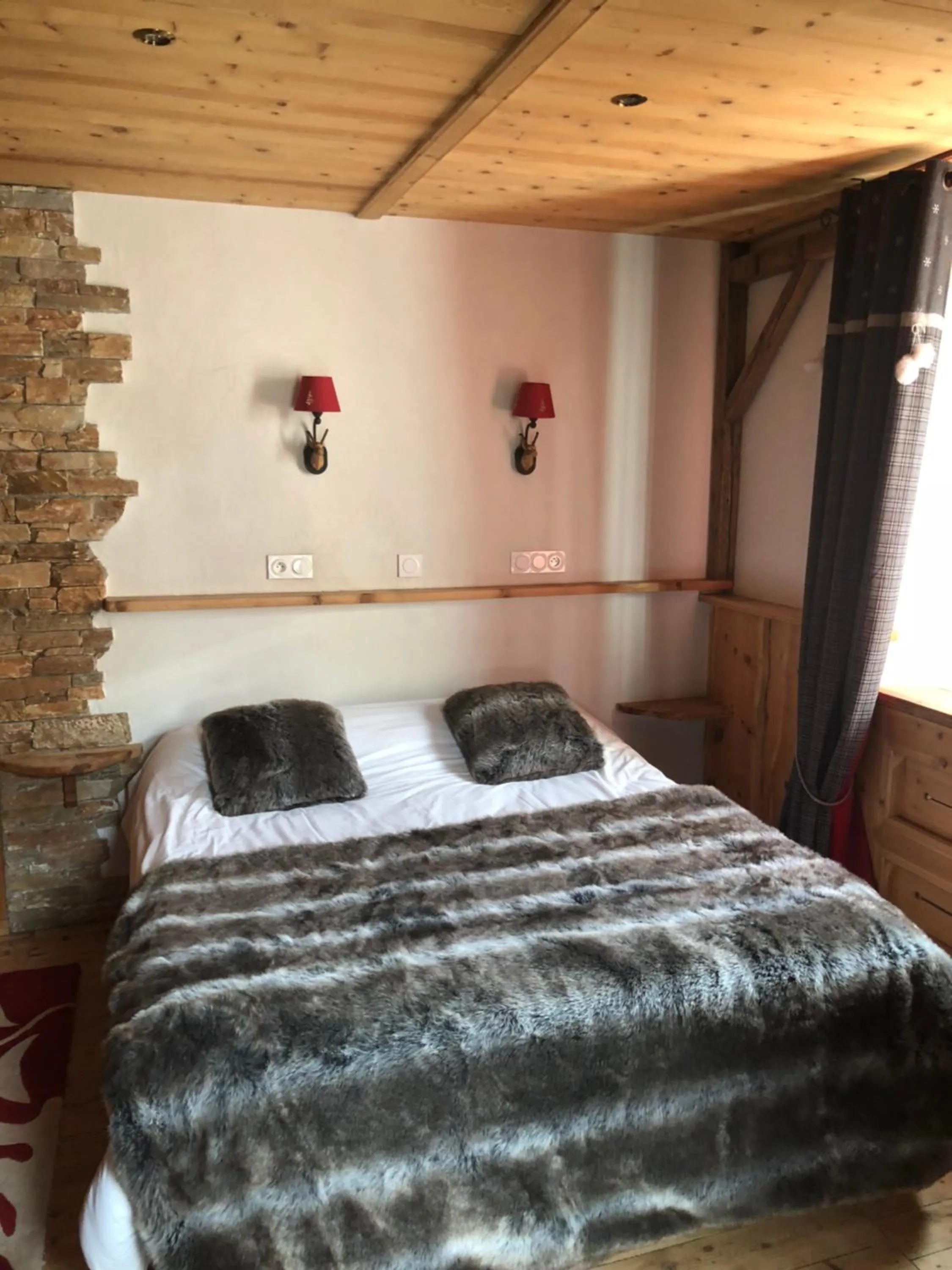 Bedroom, Bed in Hôtel Restaurant de la Chaussée