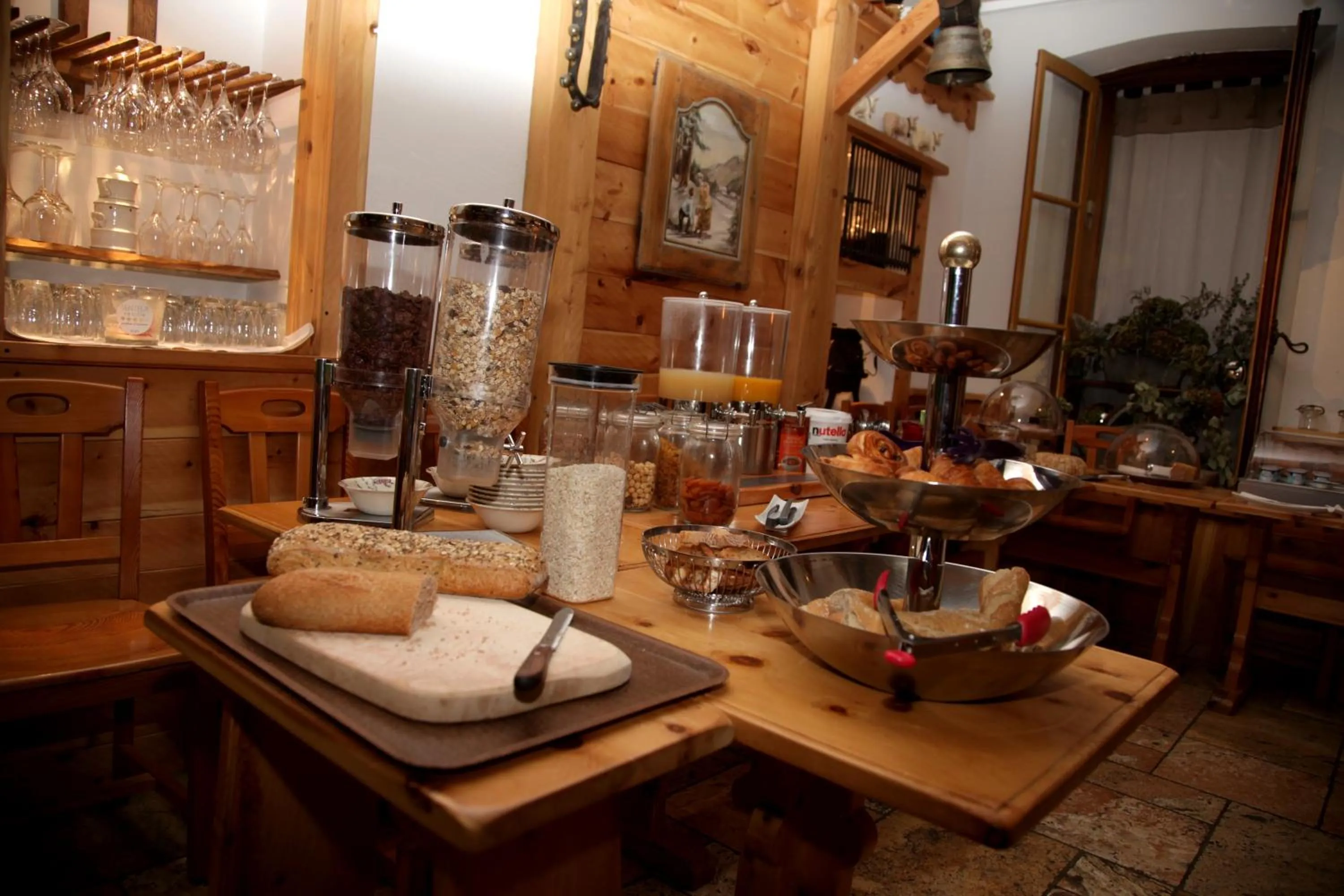 Continental breakfast in Hôtel Restaurant de la Chaussée