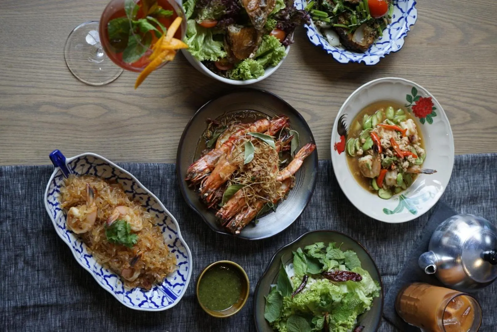 Food and drinks in Victoria Garden Hotel