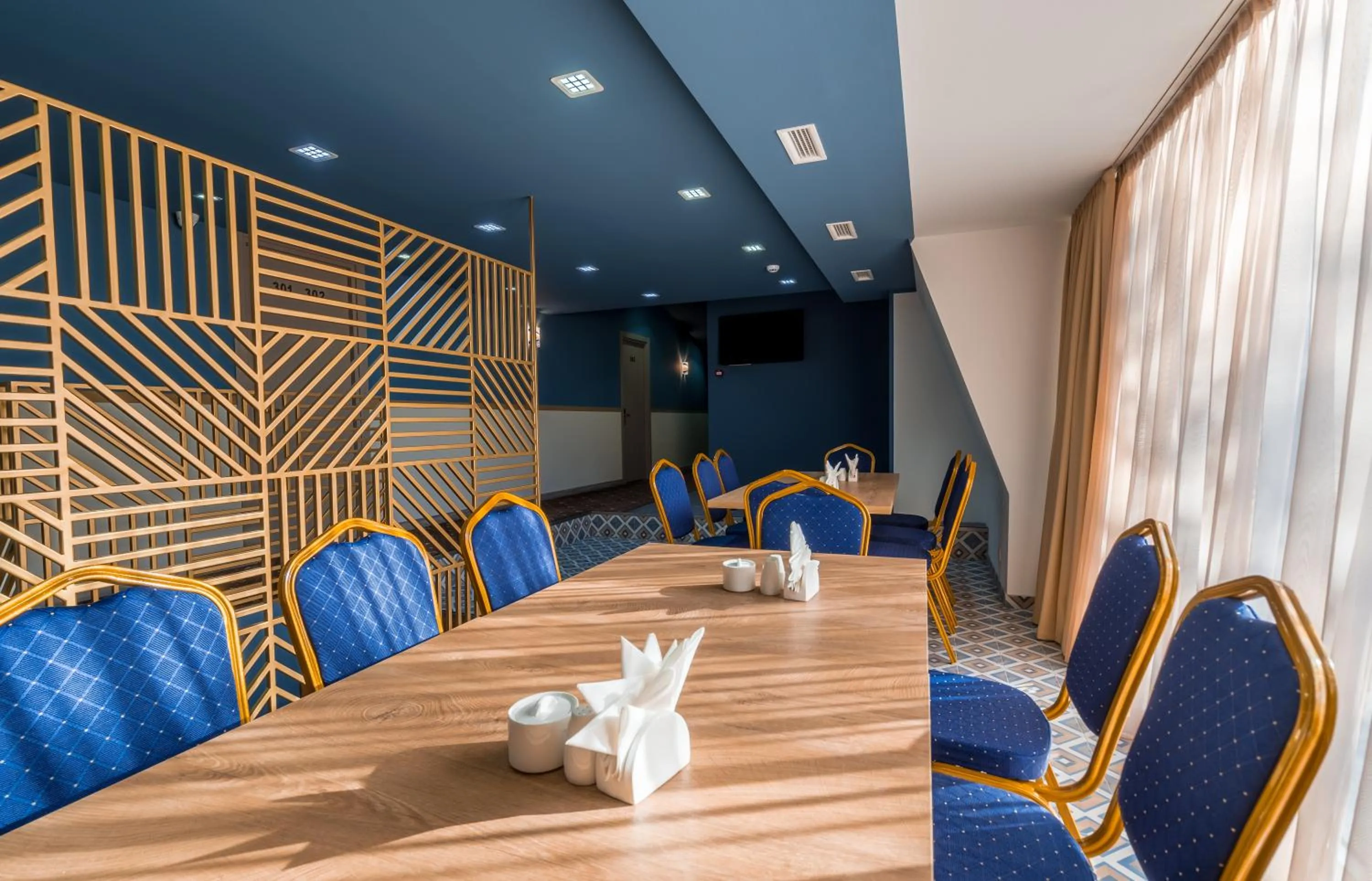 Restaurant/places to eat in Gladius Inn Boutique Hotel by DNT Group