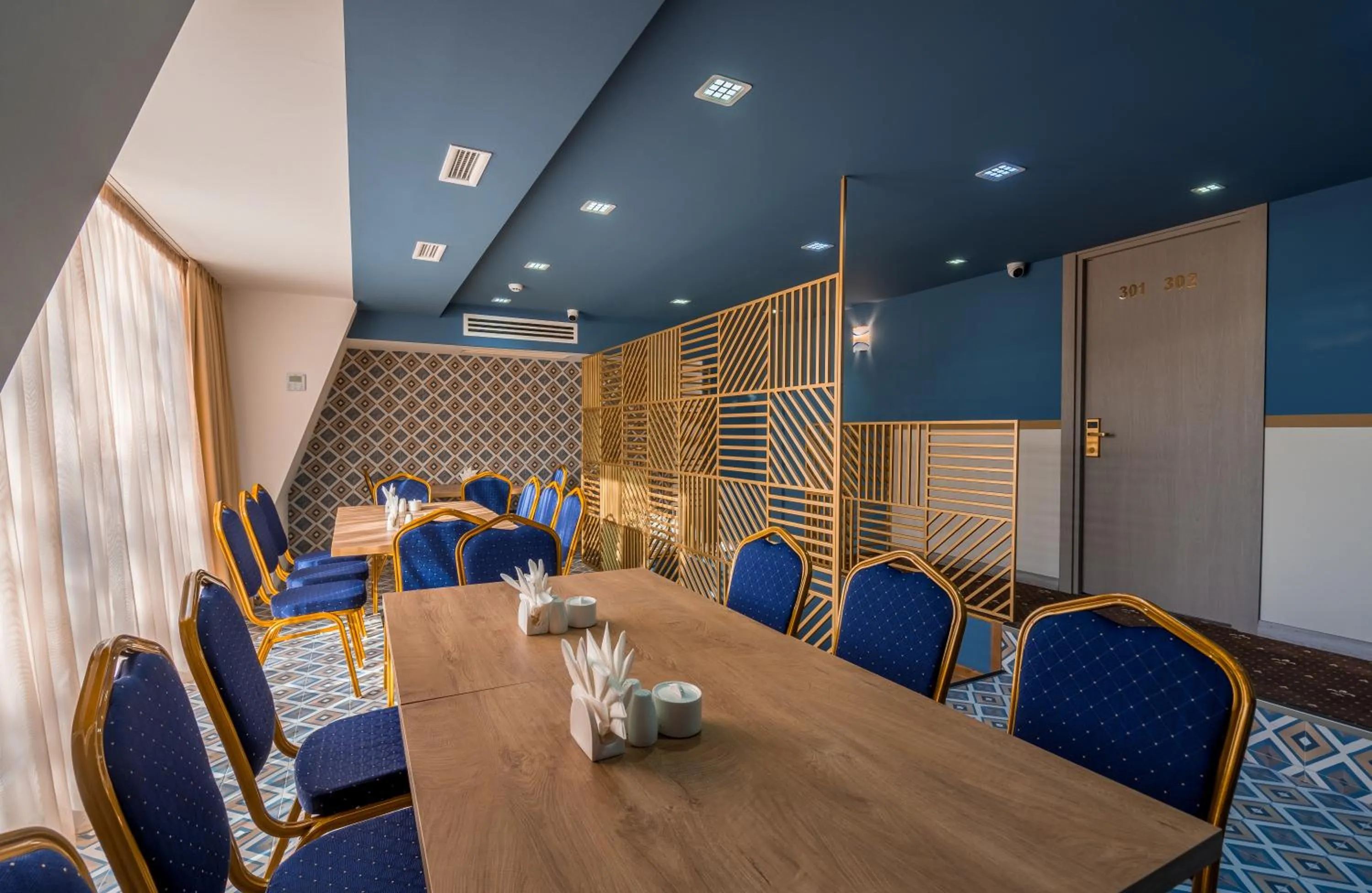 Restaurant/places to eat in Gladius Inn Boutique Hotel by DNT Group