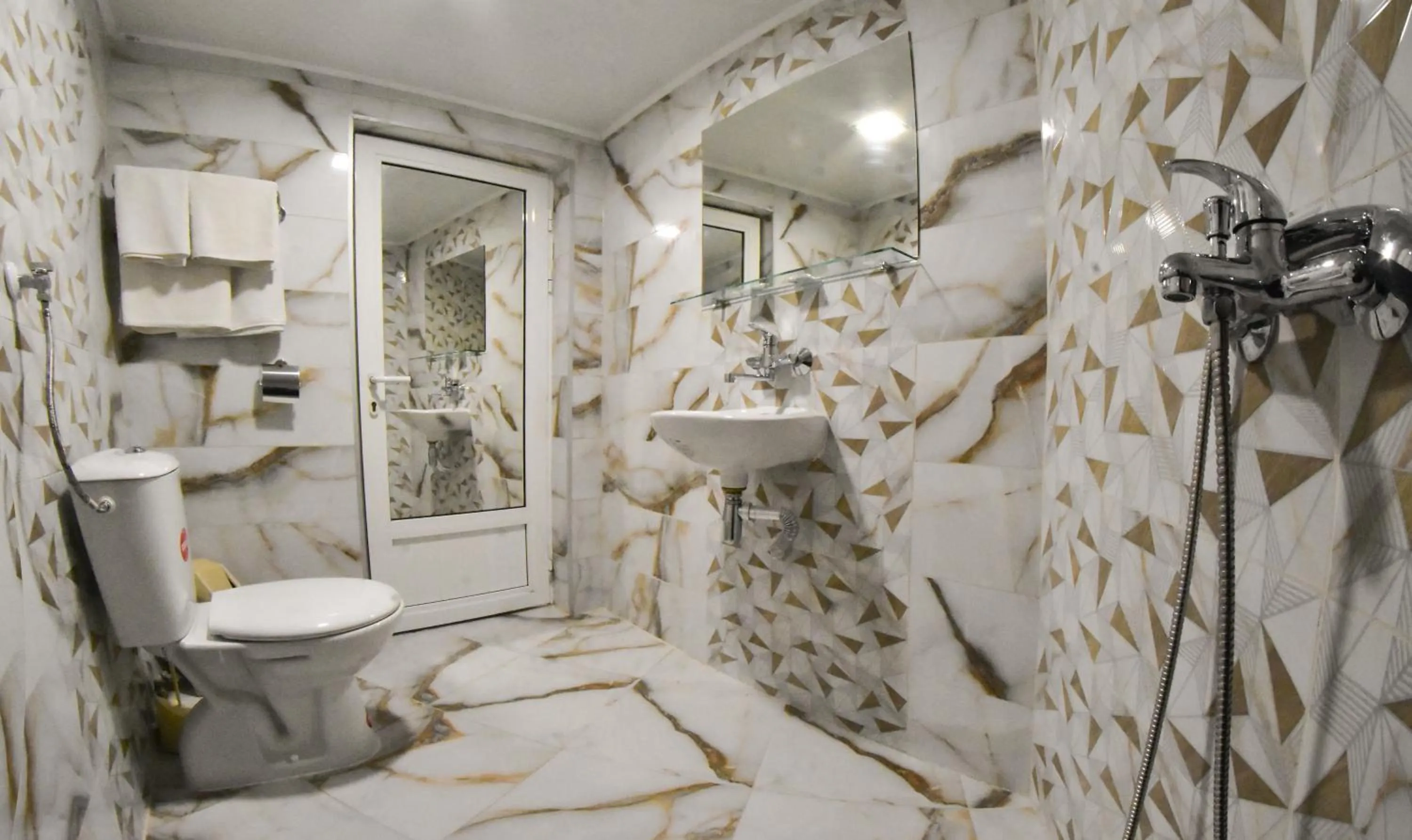 Bathroom in Hotel Rade 1