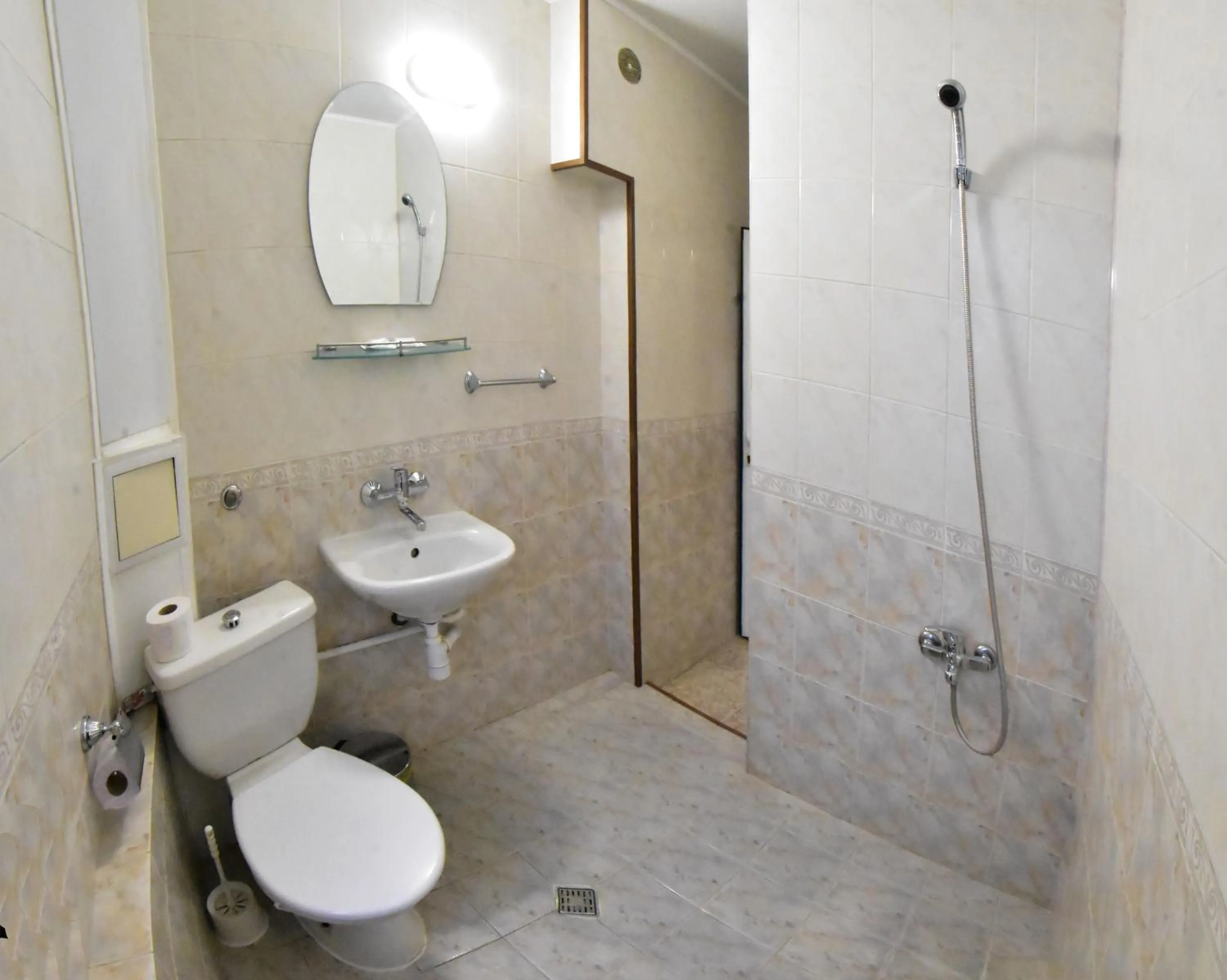 Bathroom in Hotel Rade 1