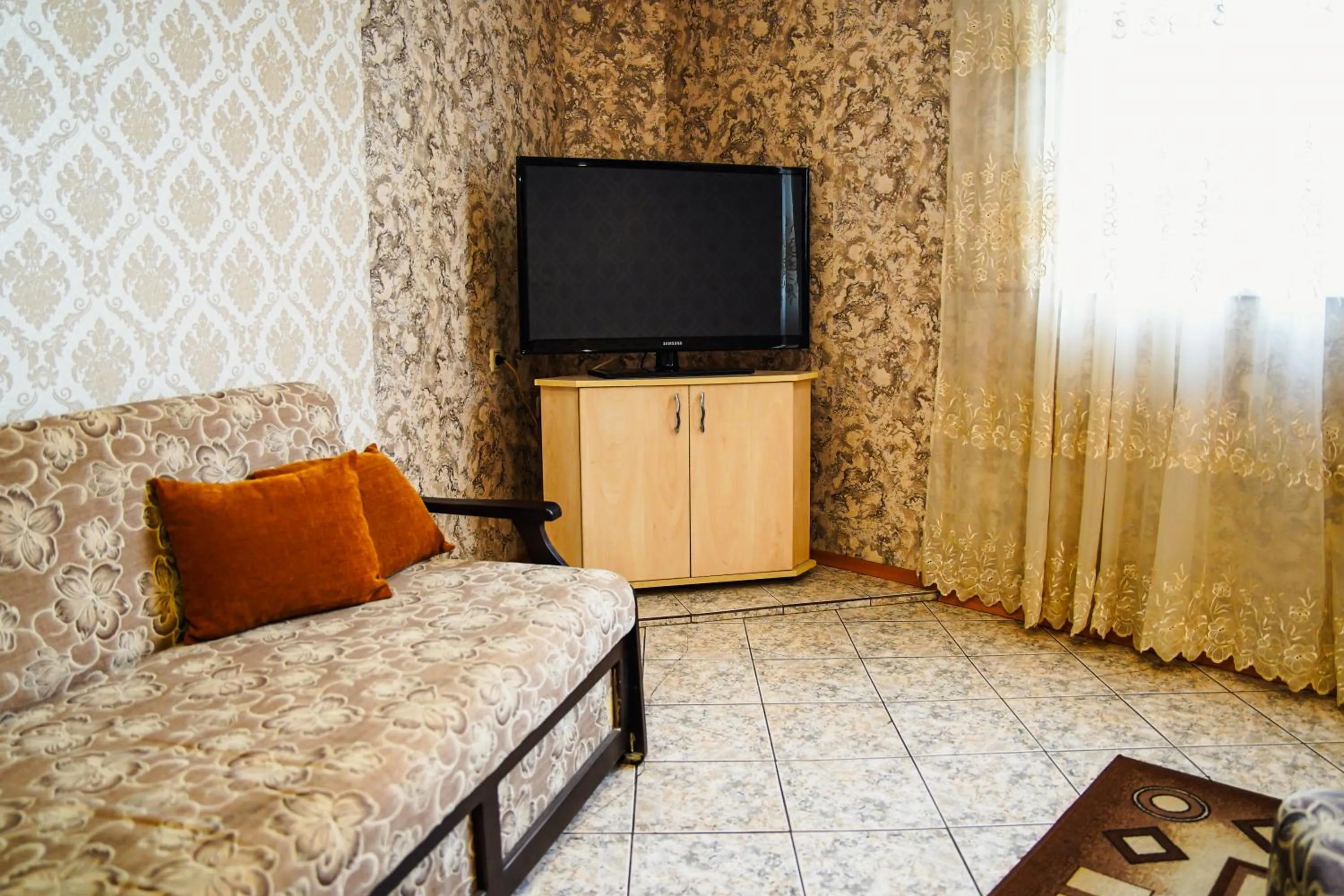 TV and multimedia in Hotel Rade 1