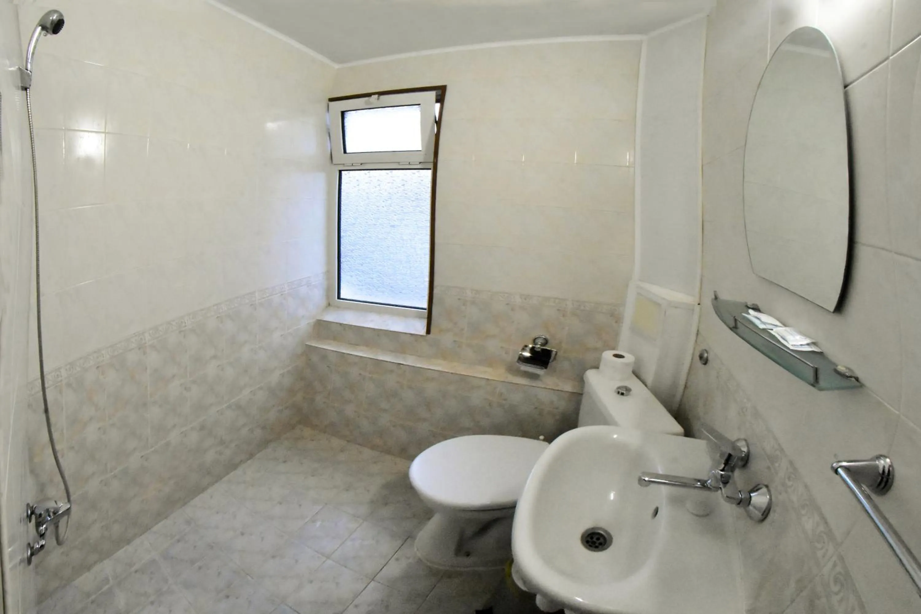 Bathroom in Hotel Rade 1