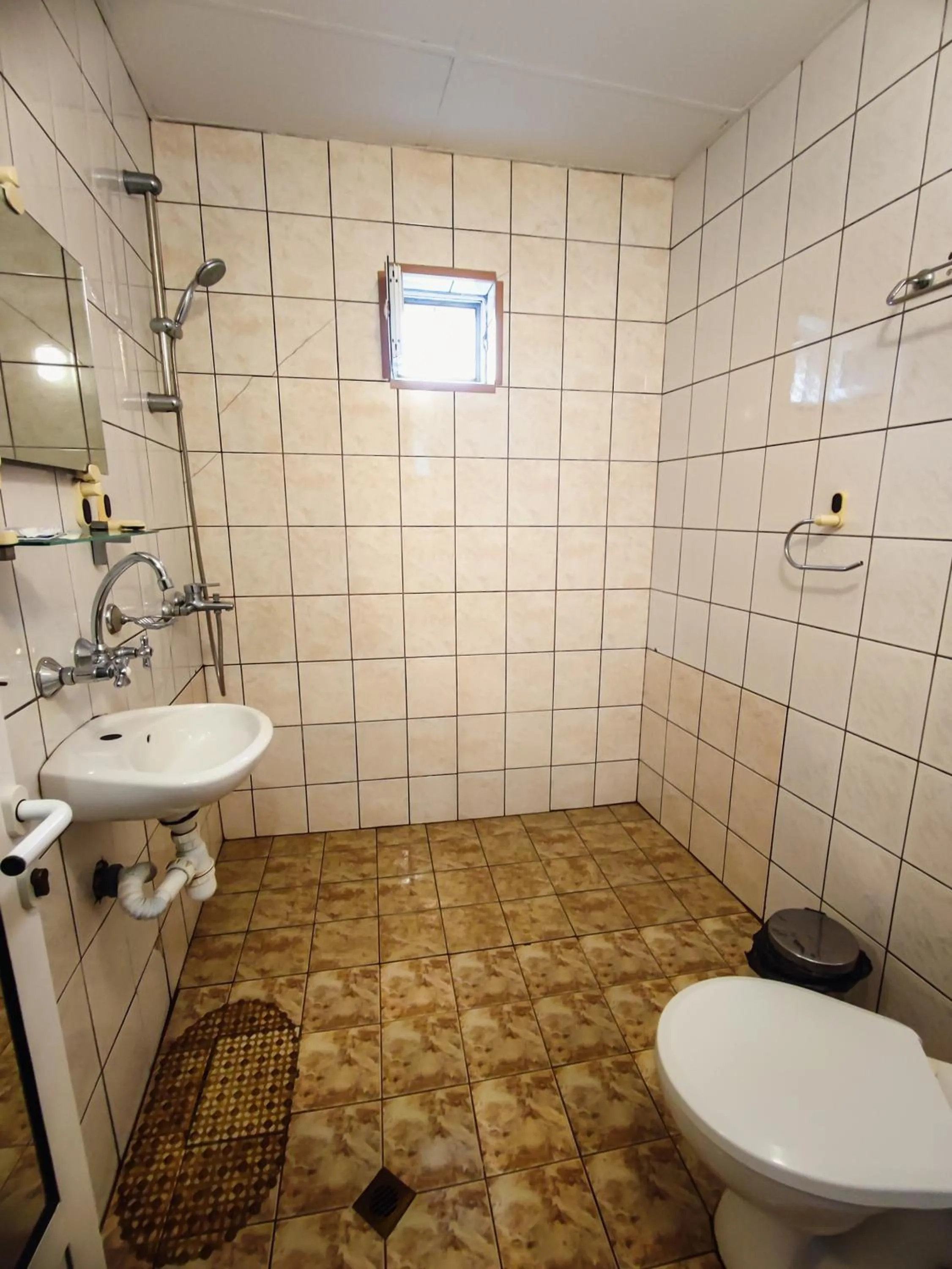 Toilet in Hotel Rade 1