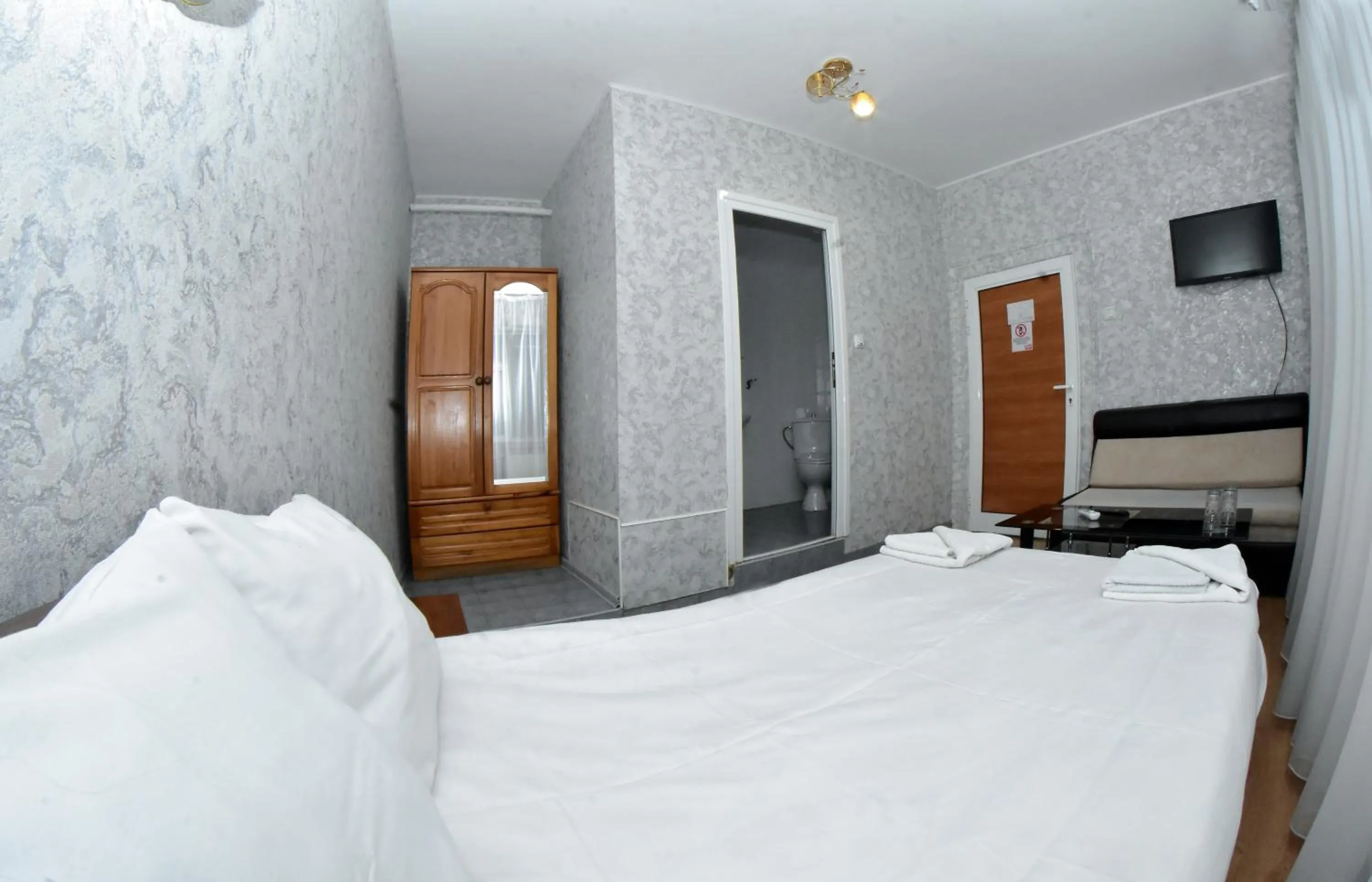 Photo of the whole room, Bed in Hotel Rade 1