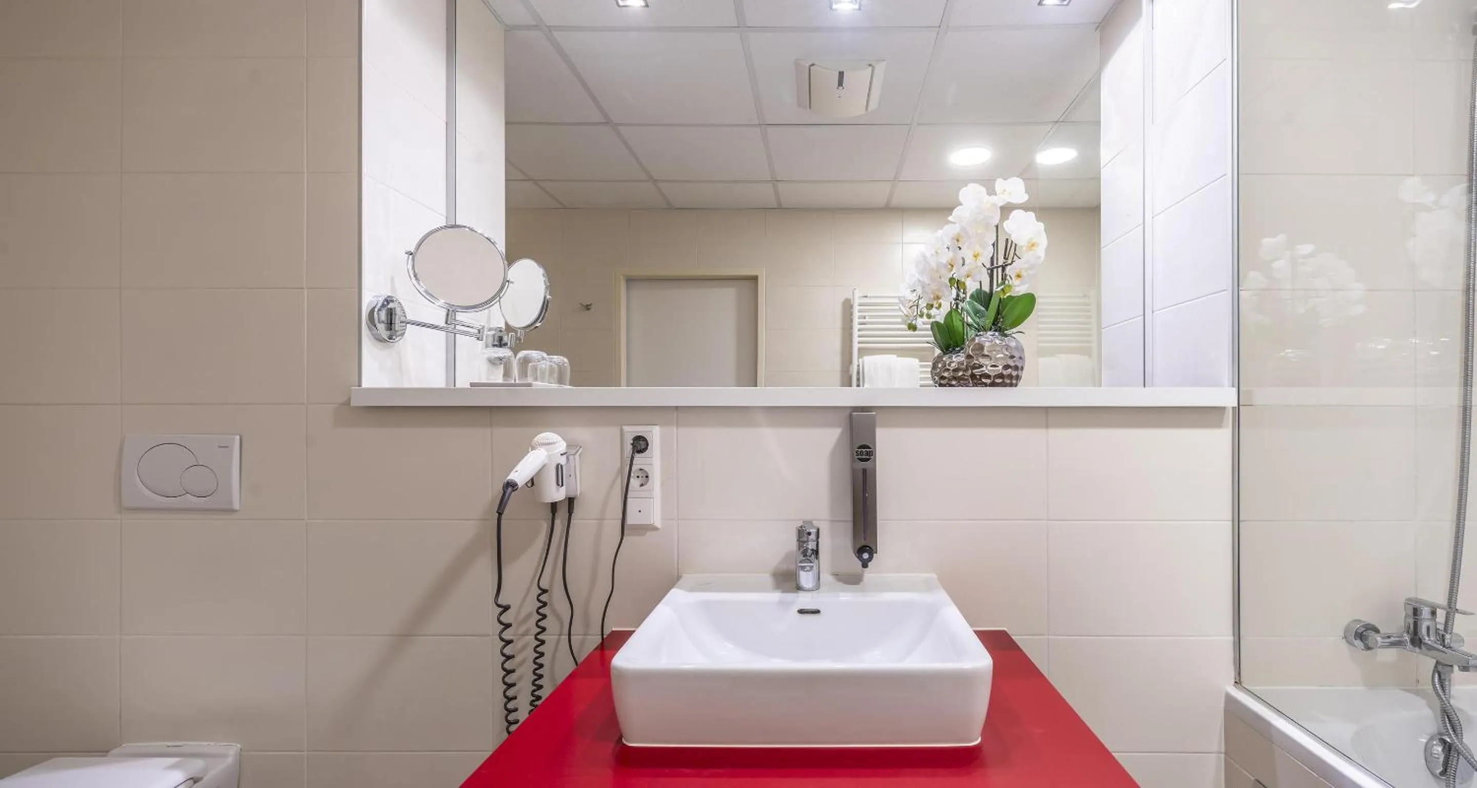 Bedroom in Best Western Plus Plaza Hotel Graz