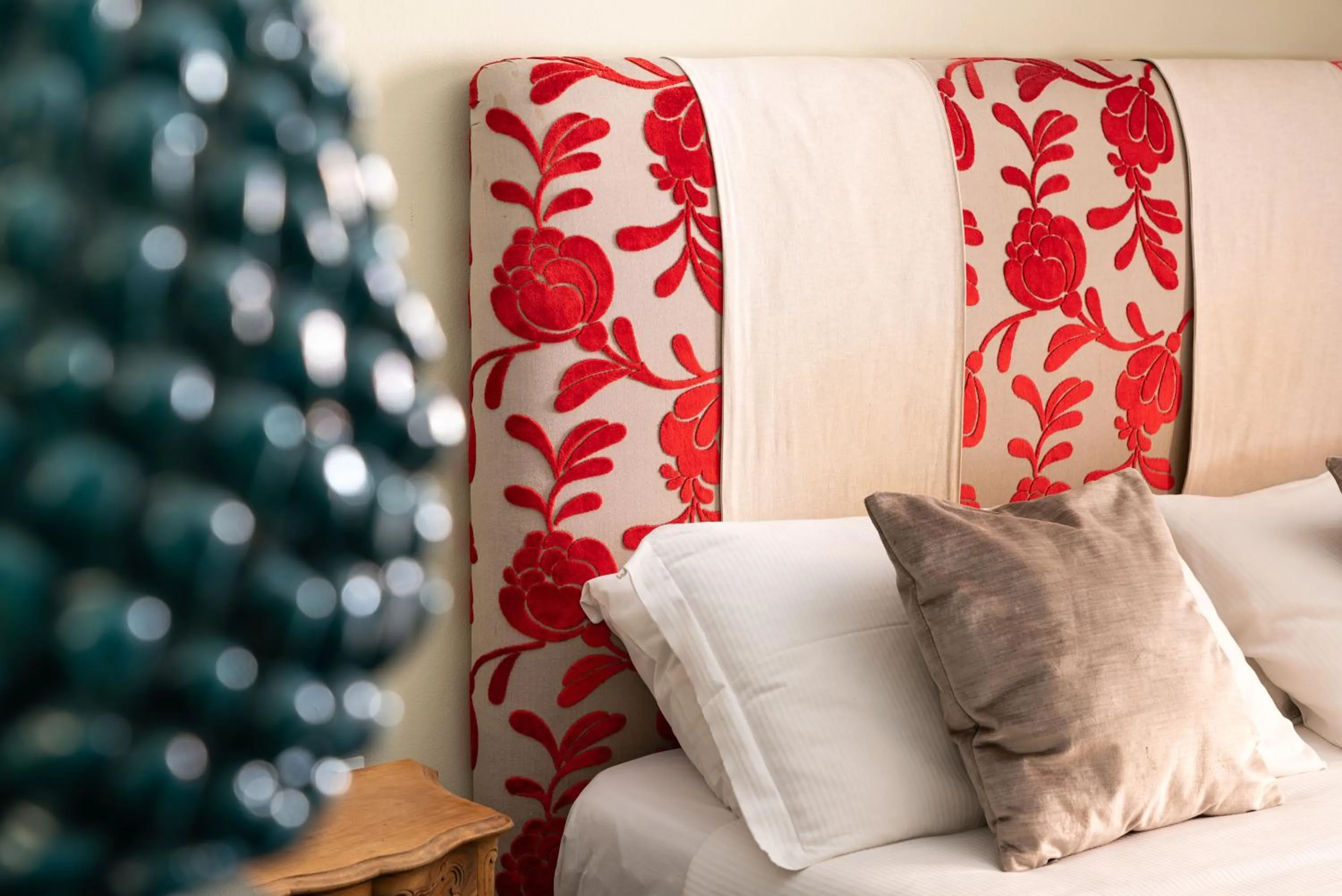 Decorative detail, Bed in Il Giardino di Ballarò Boutique B&B