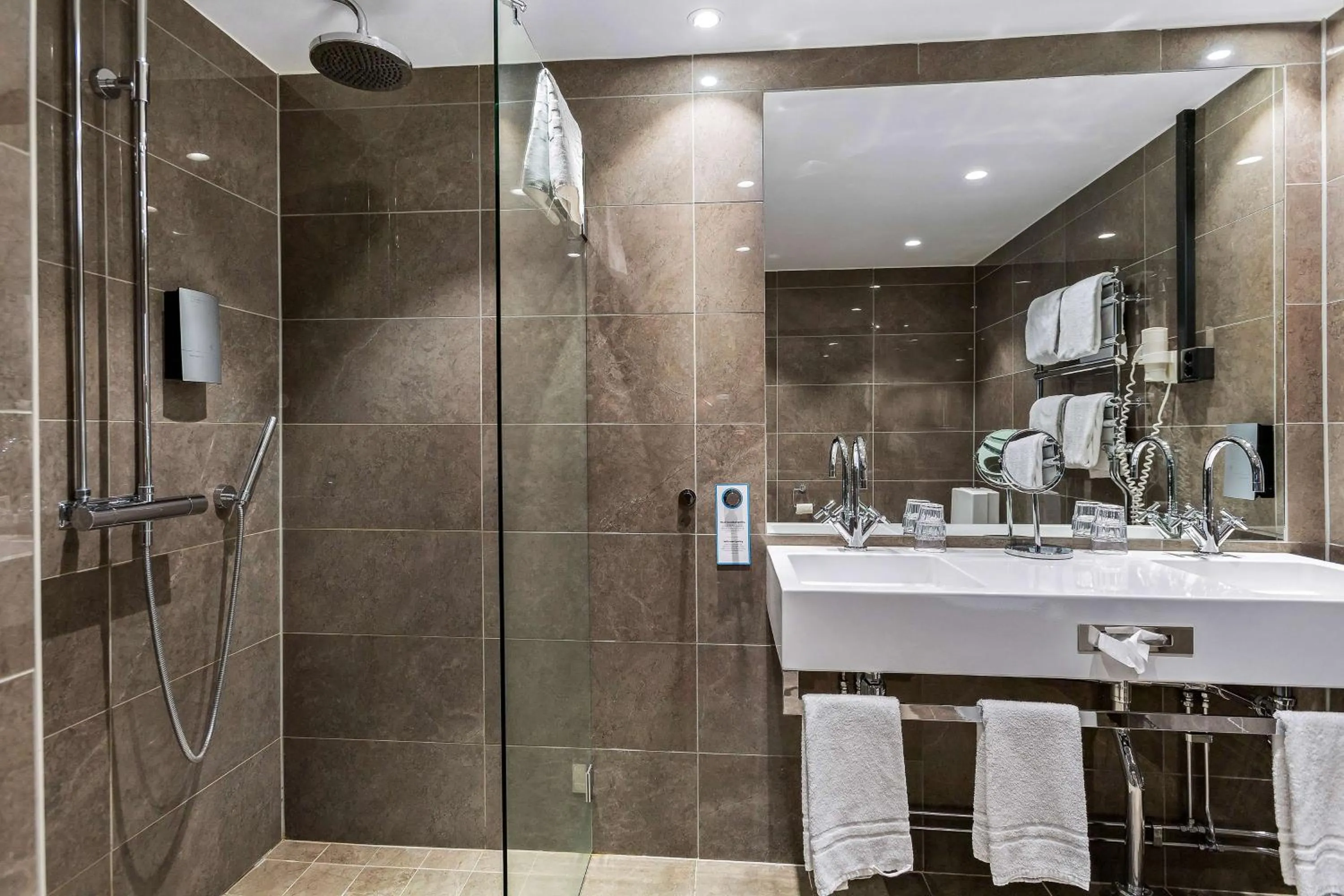 Bathroom in Vimmerby Stadshotell, WorldHotels Crafted