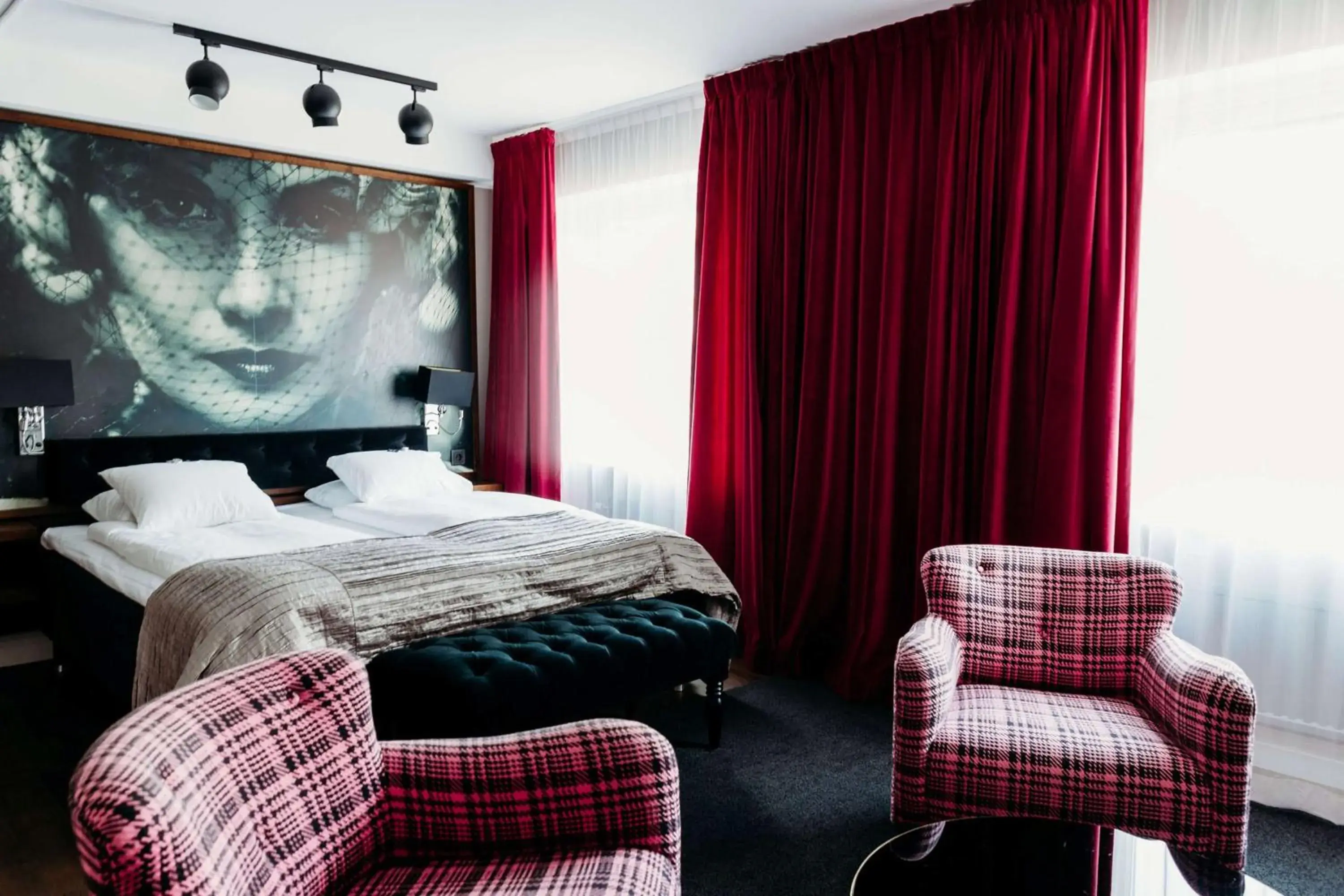 Deluxe King Room with Sofa Bed in Vimmerby Stadshotell, WorldHotels Crafted Deluxe King Room with Sofa Bed in Vimmerby Stadshotell, WorldHotels Crafted