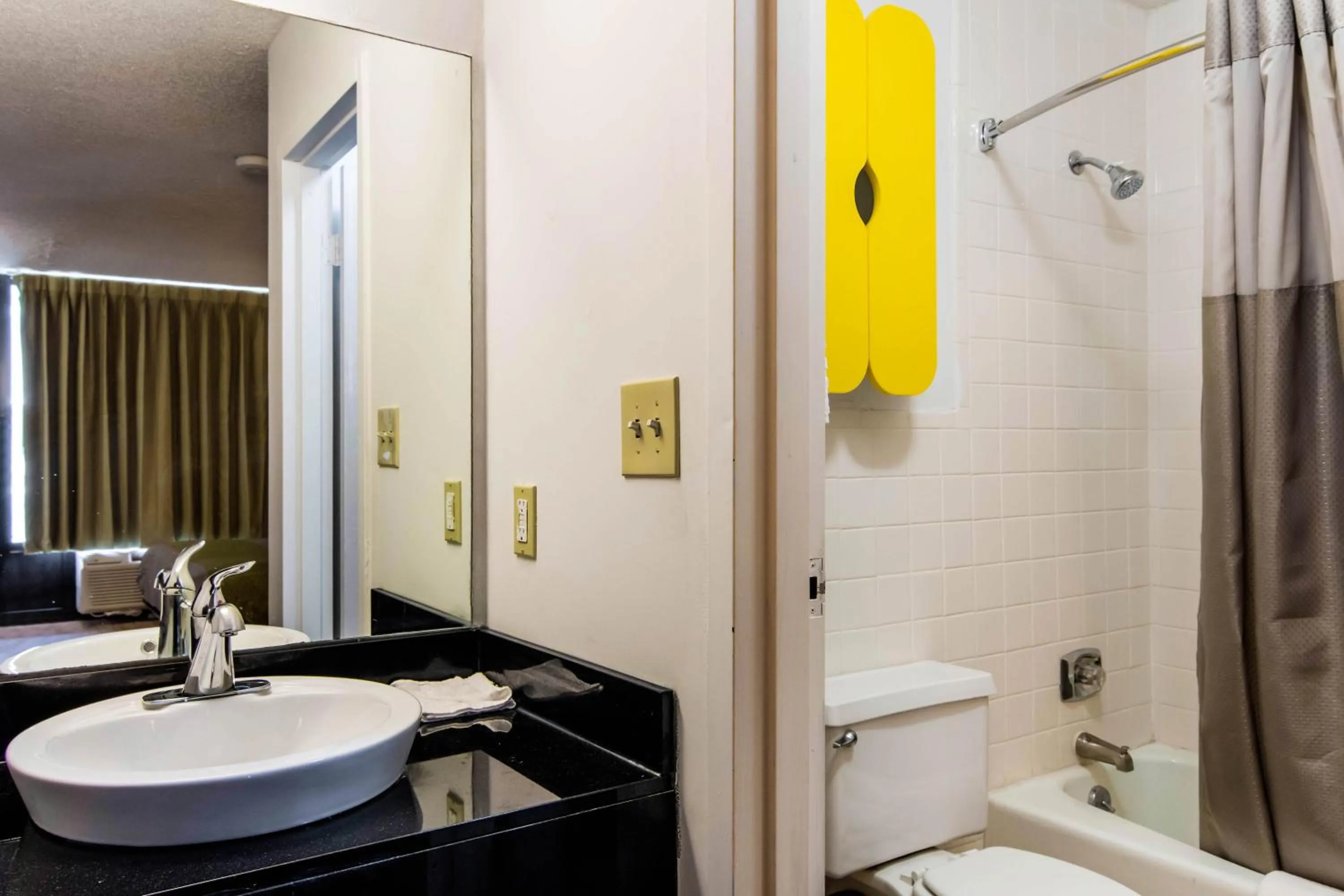 Bathroom in Studio 6 LaGrange