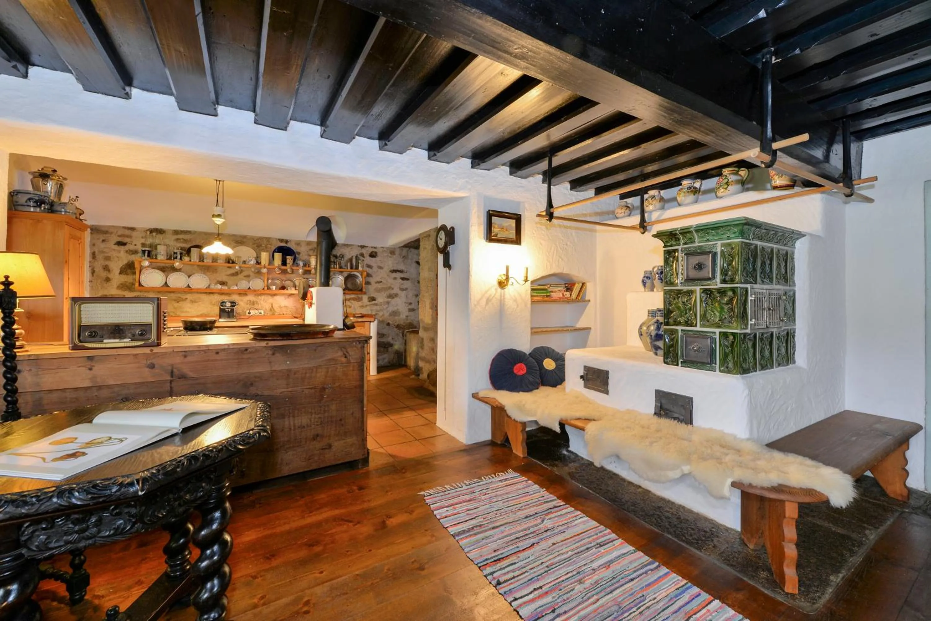 Communal kitchen in Hofatelier Menacher