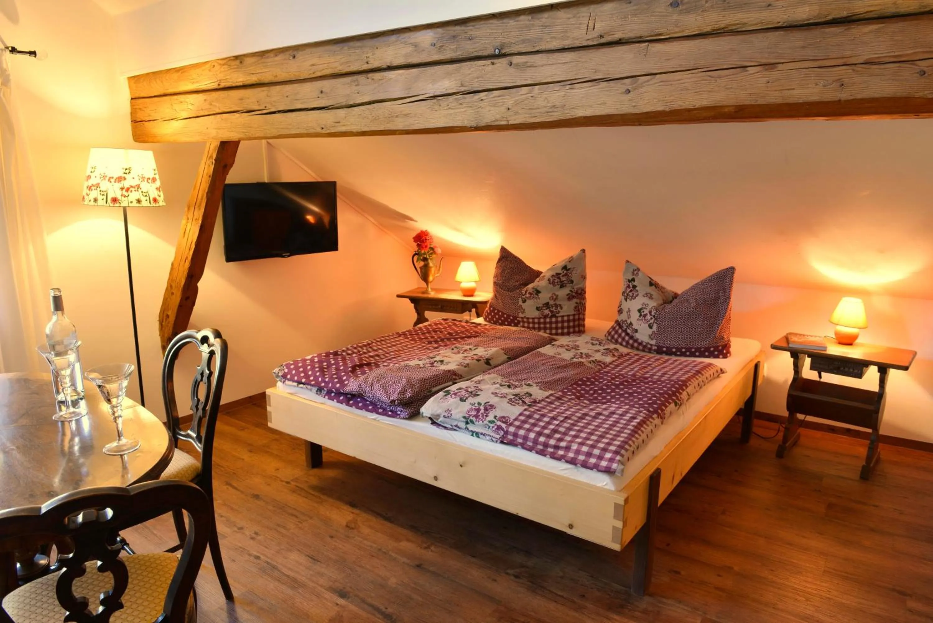 Bed in Hofatelier Menacher