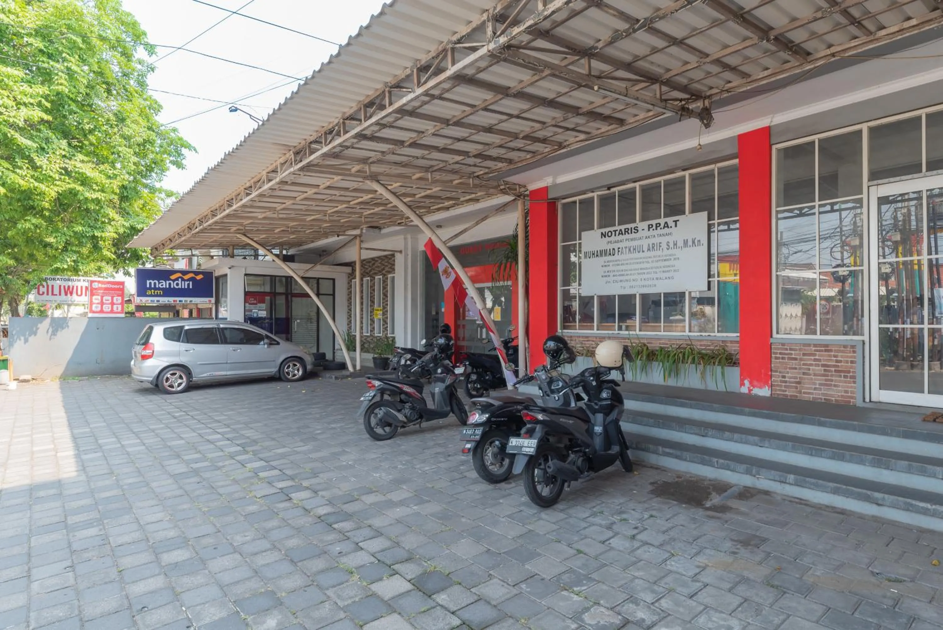 Parking in Reddoorz at Ciliwung Guest House Syariah