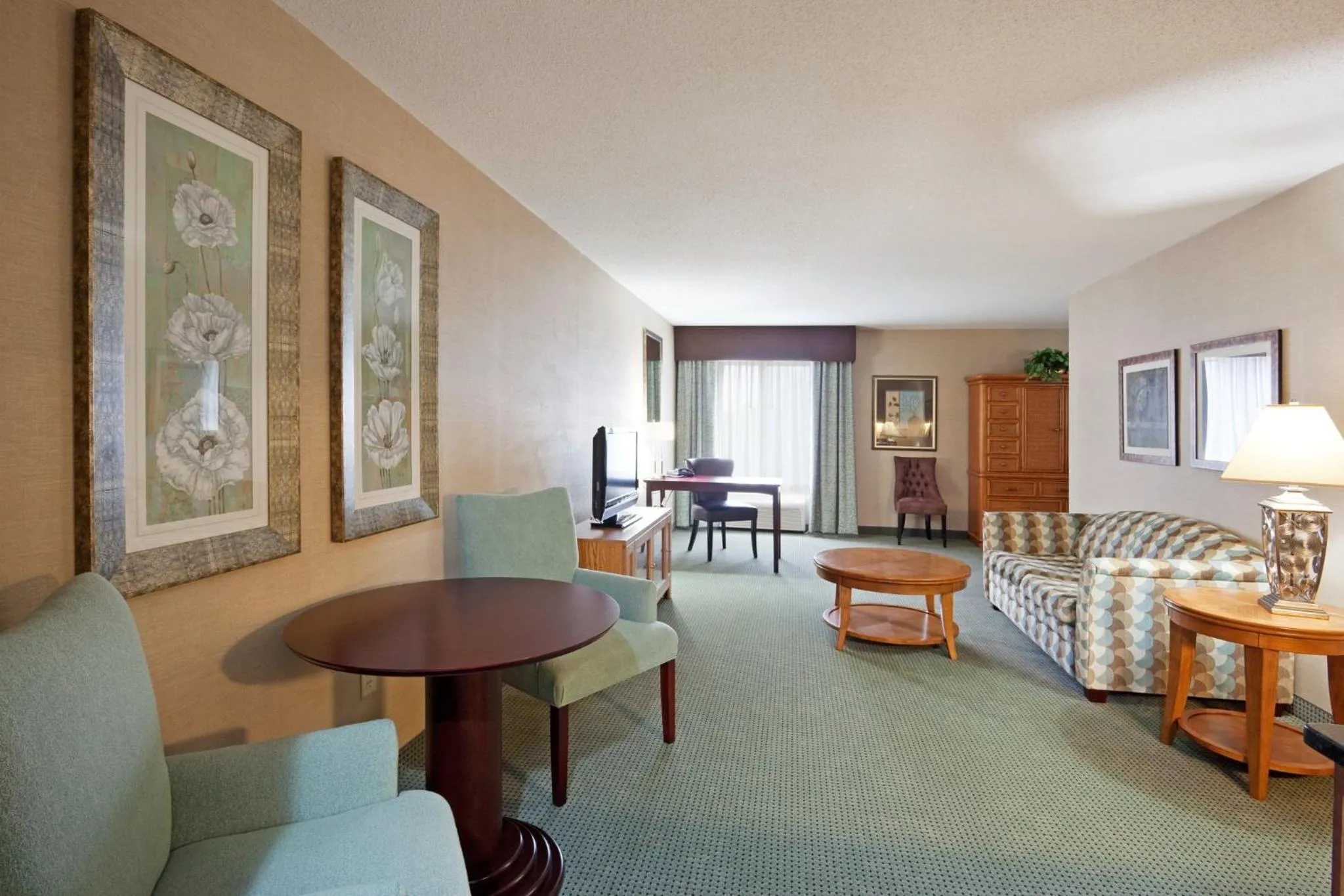 Bedroom in Holiday Inn Express and Suites Meriden by IHG