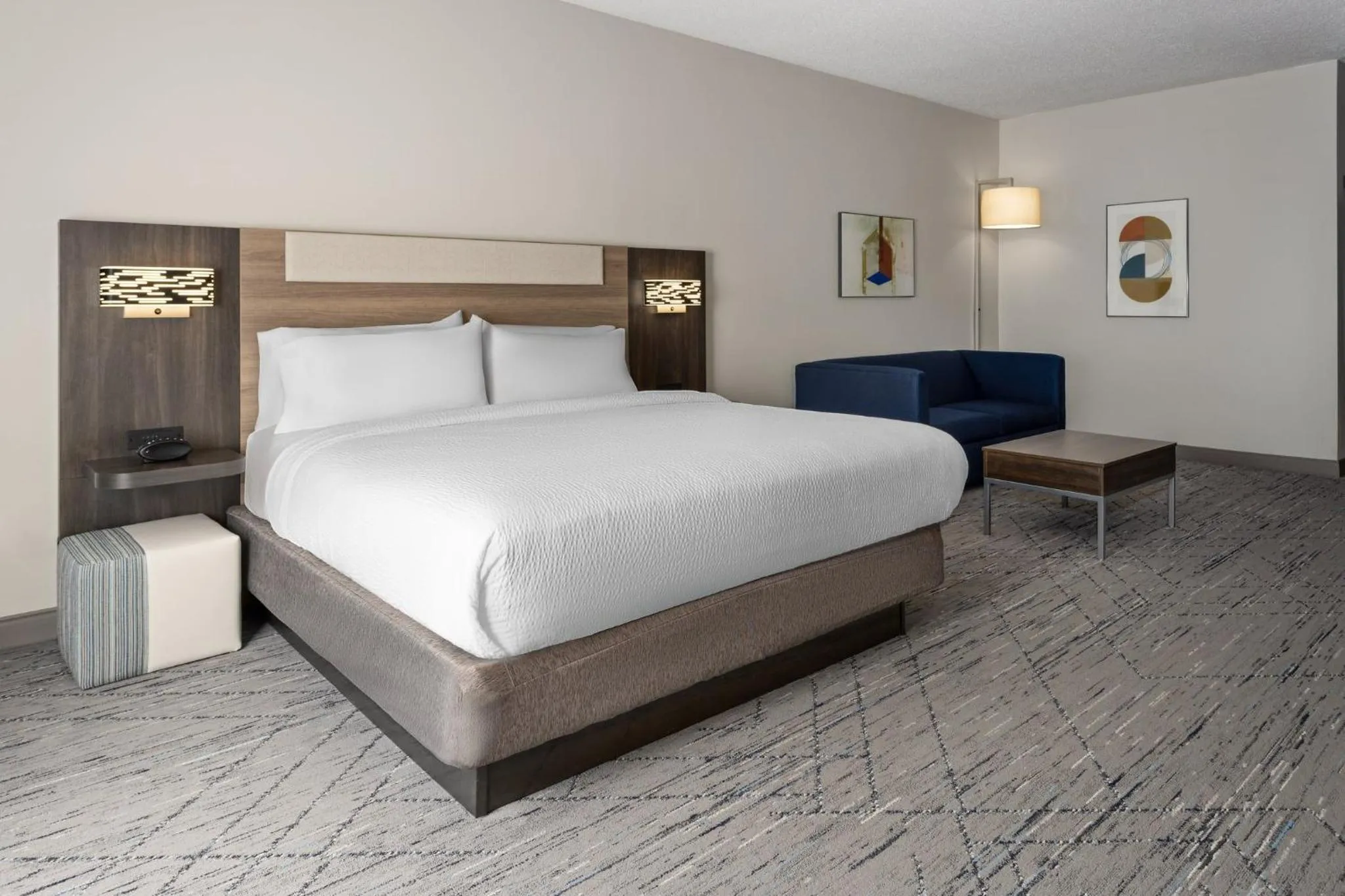 Photo of the whole room, Bed in Holiday Inn Express and Suites Meriden by IHG