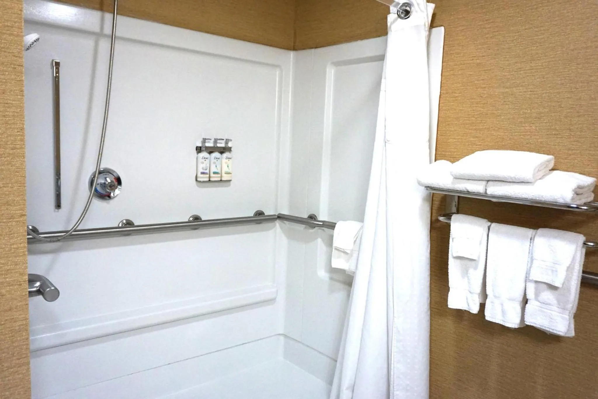 Bathroom in Holiday Inn Express and Suites Meriden by IHG