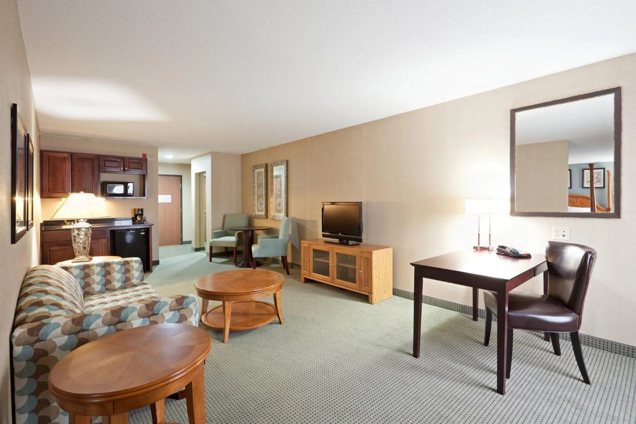 Bedroom in Holiday Inn Express and Suites Meriden by IHG
