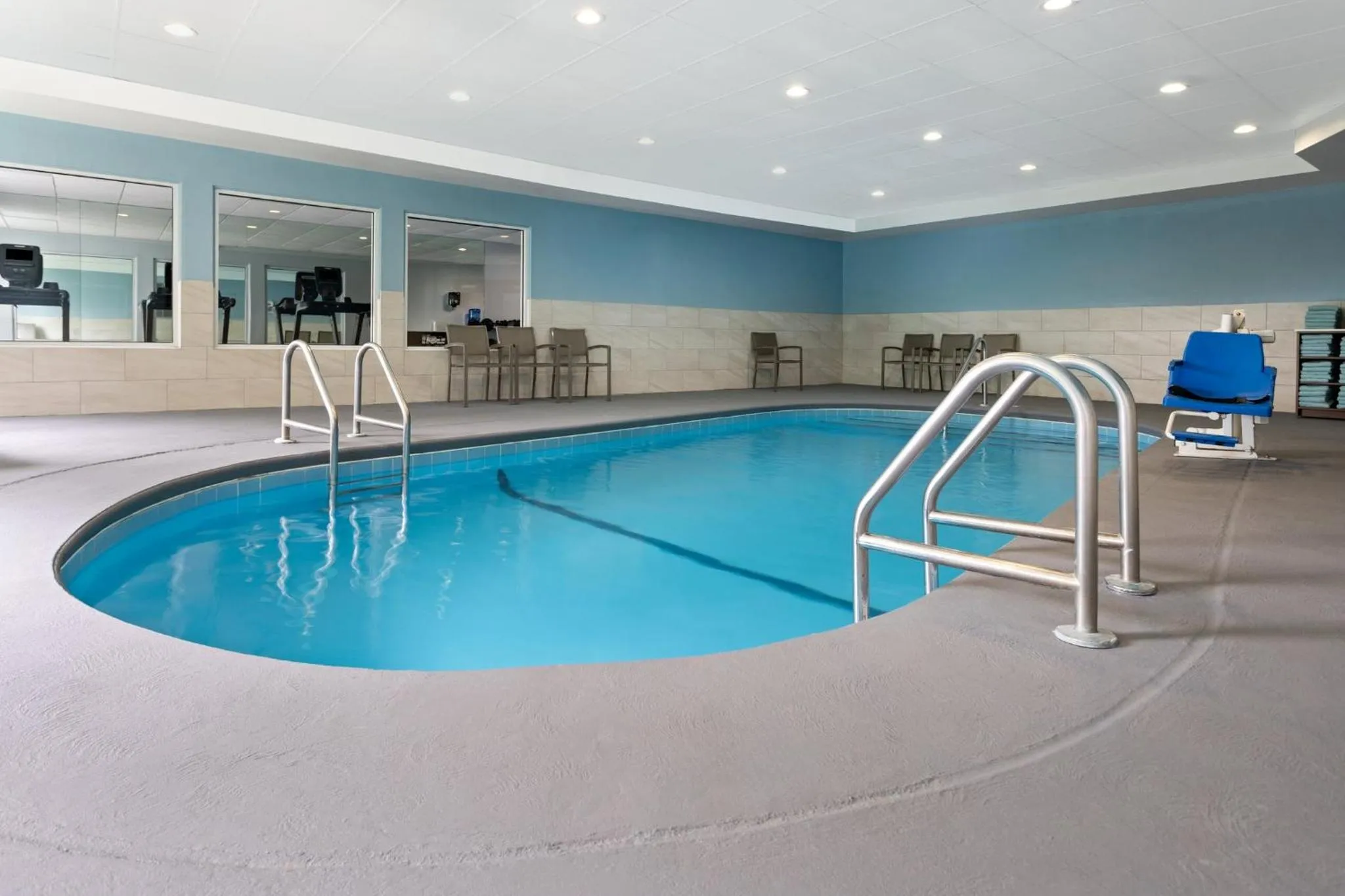 Swimming pool in Holiday Inn Express and Suites Meriden by IHG