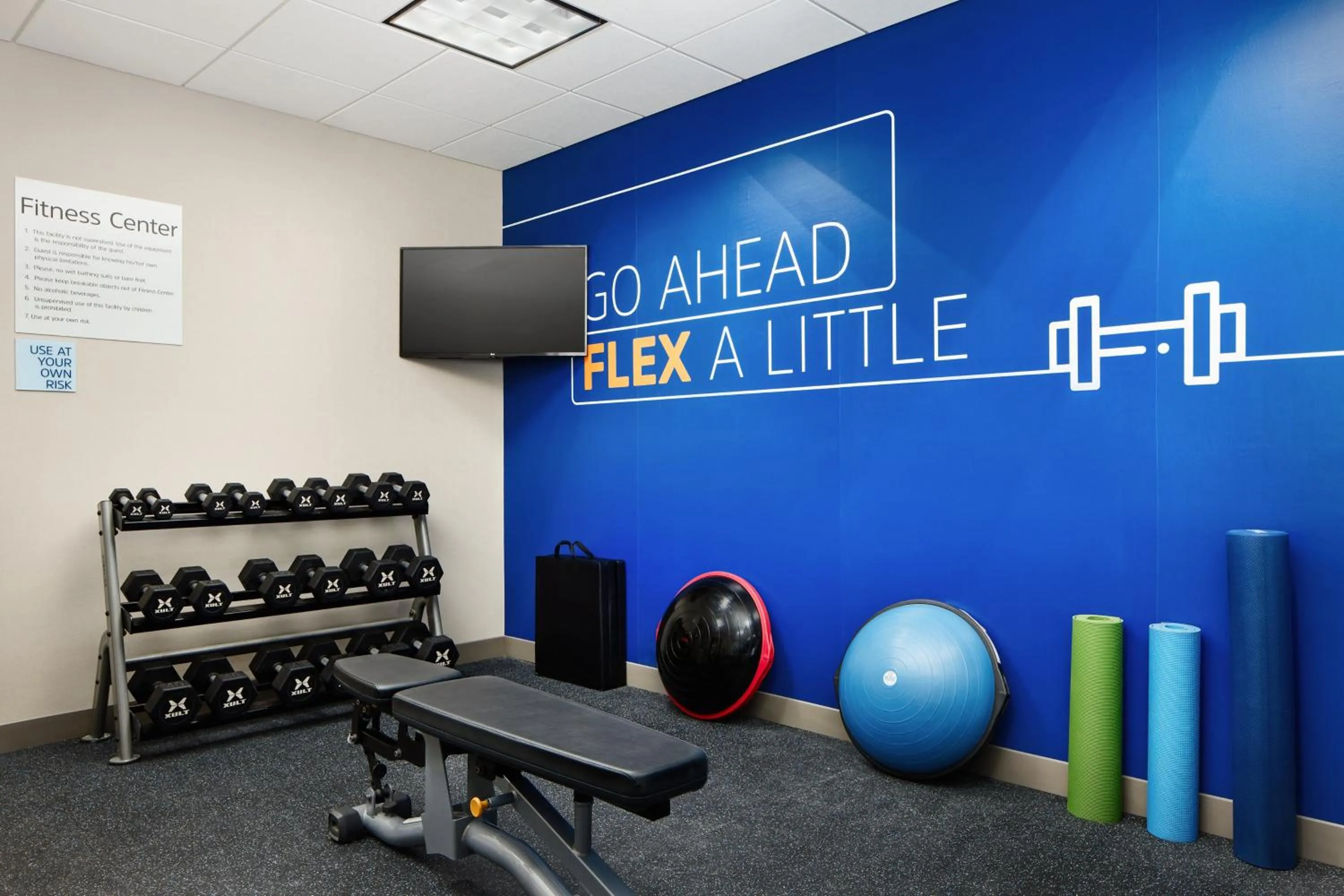 Fitness centre/facilities in Holiday Inn Express and Suites Wheeling by IHG