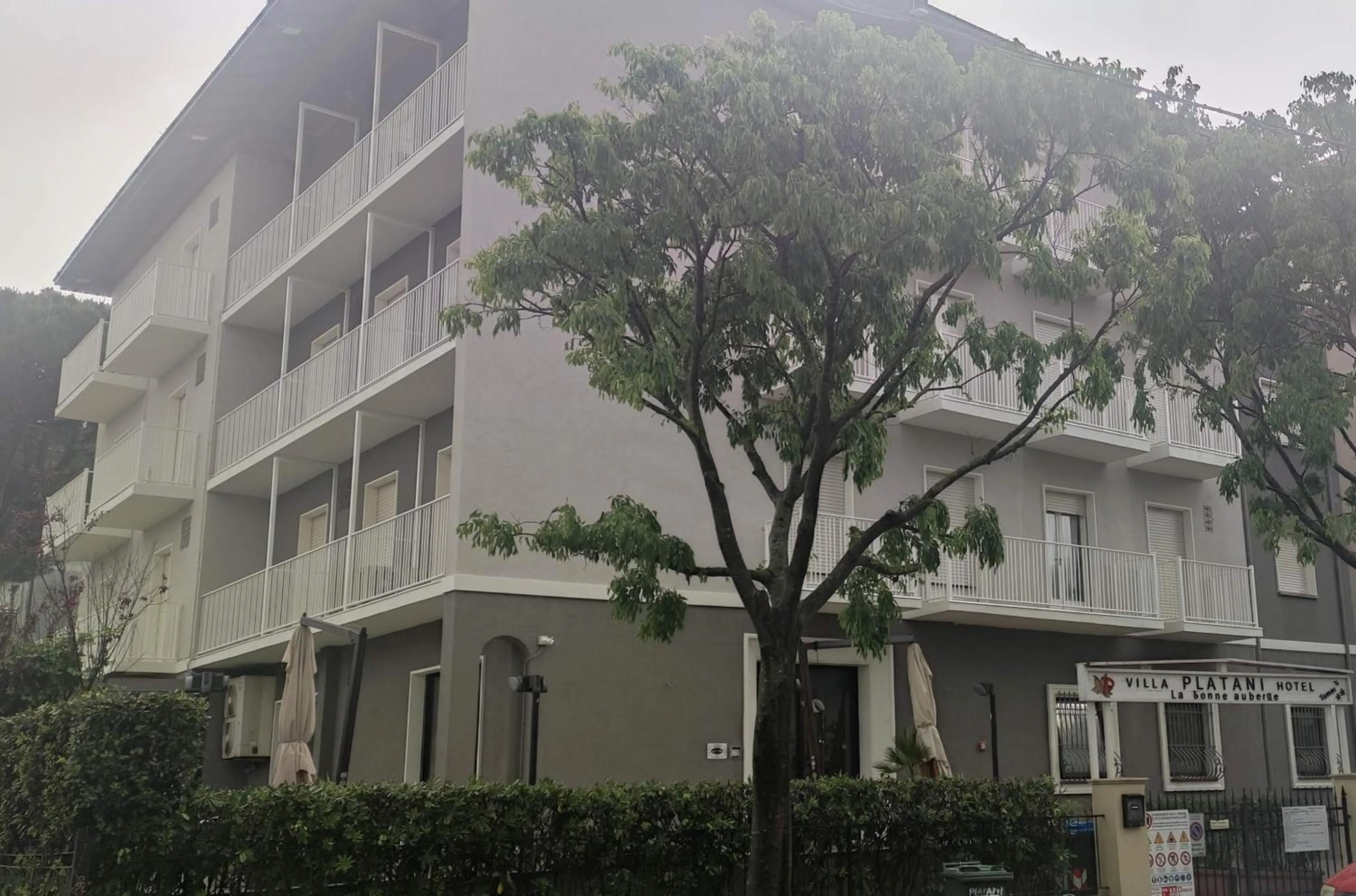 Property building in Hotel Villa Platani