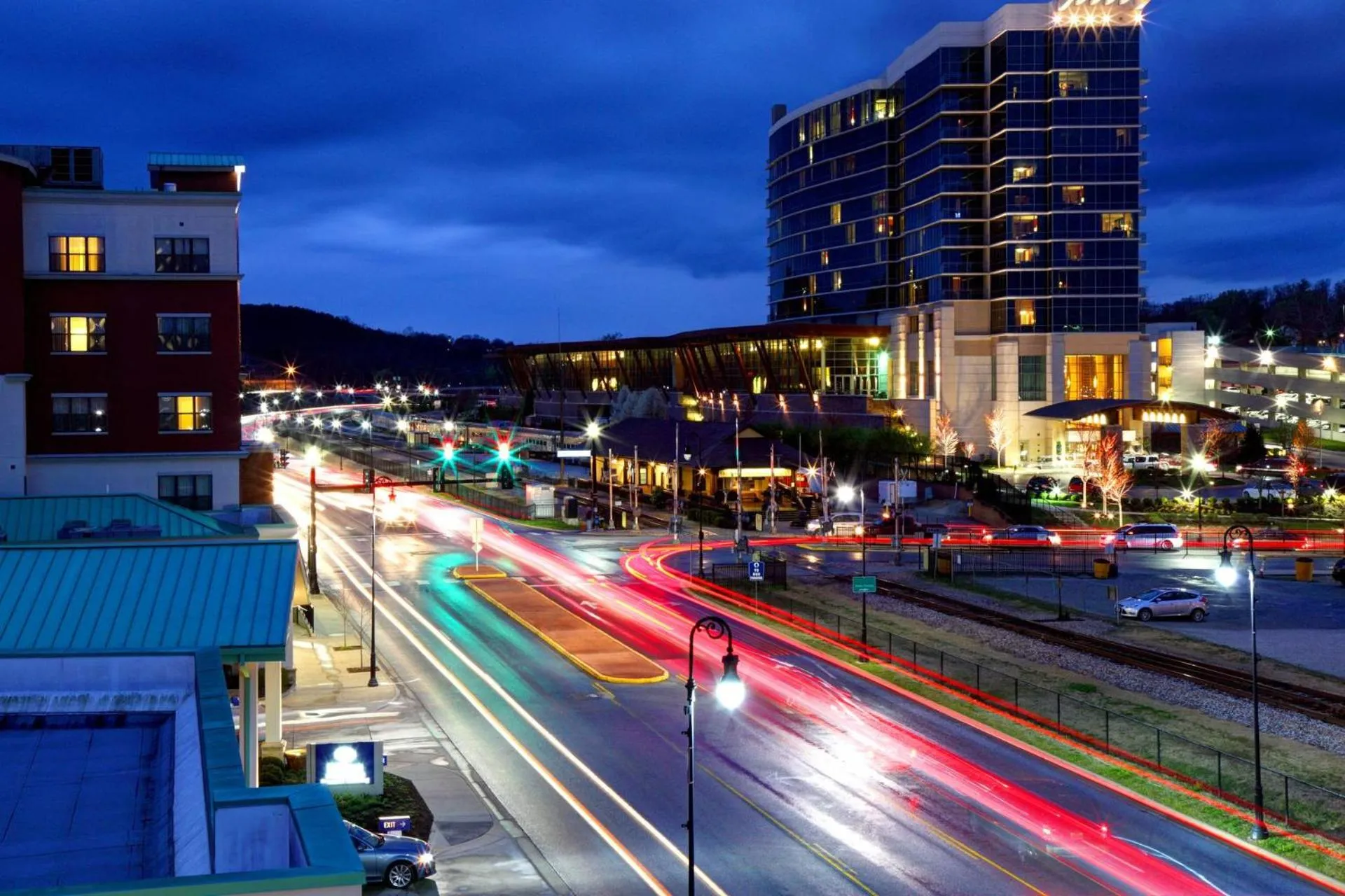 Foothill's Luxury 2BDR Ground Floor Condo in 1000 Hill's