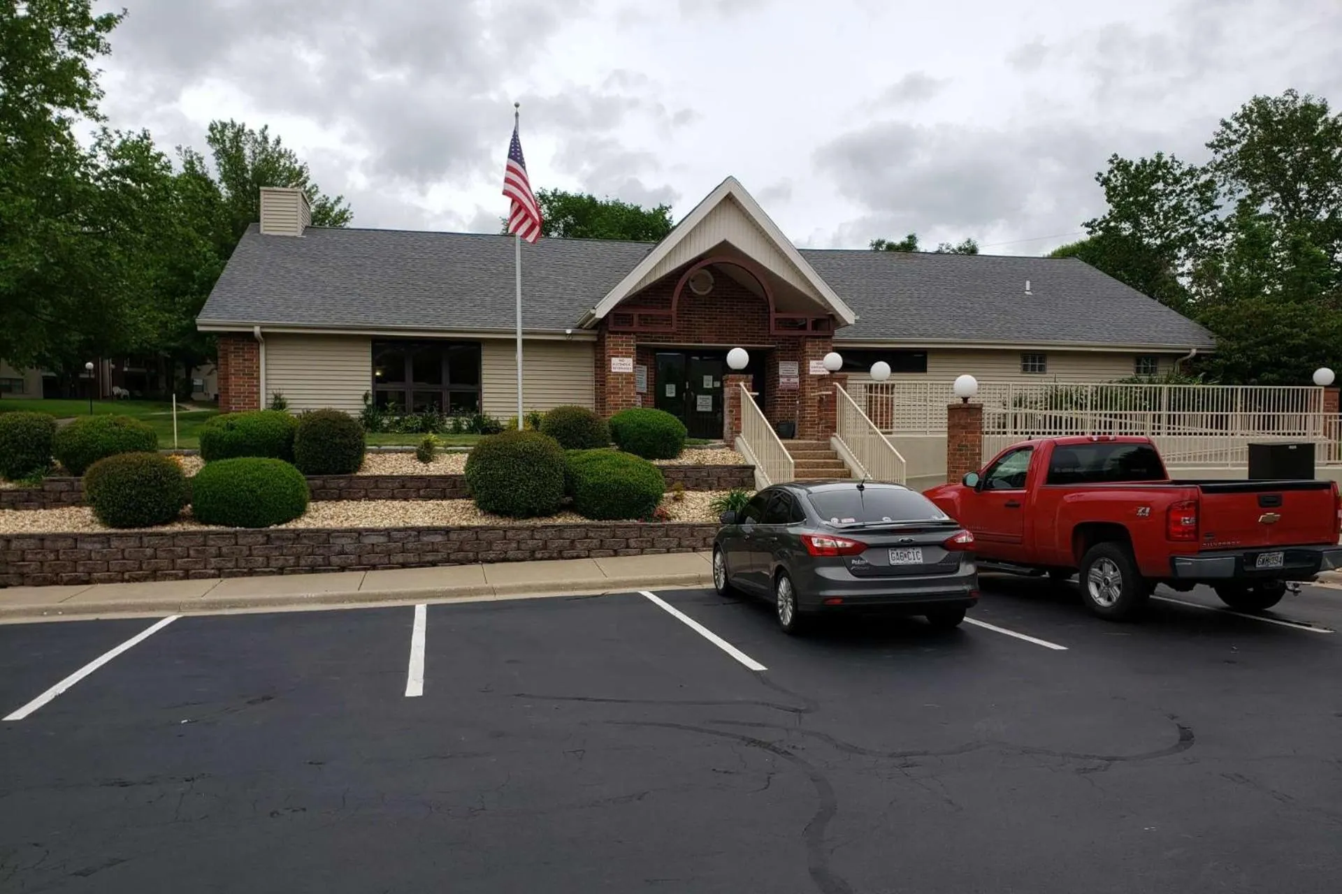 Foothill's Luxury 2BDR Ground Floor Condo in 1000 Hill's