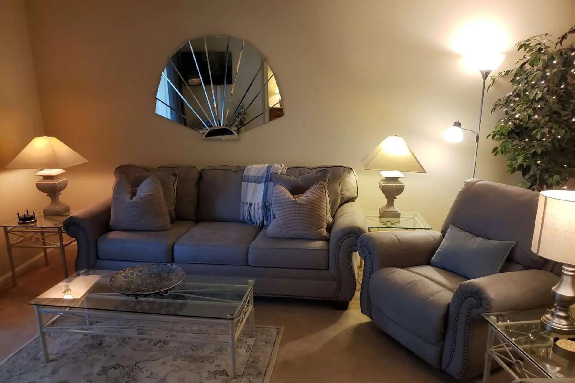 Foothill's Luxury 2BDR Ground Floor Condo in 1000 Hill's